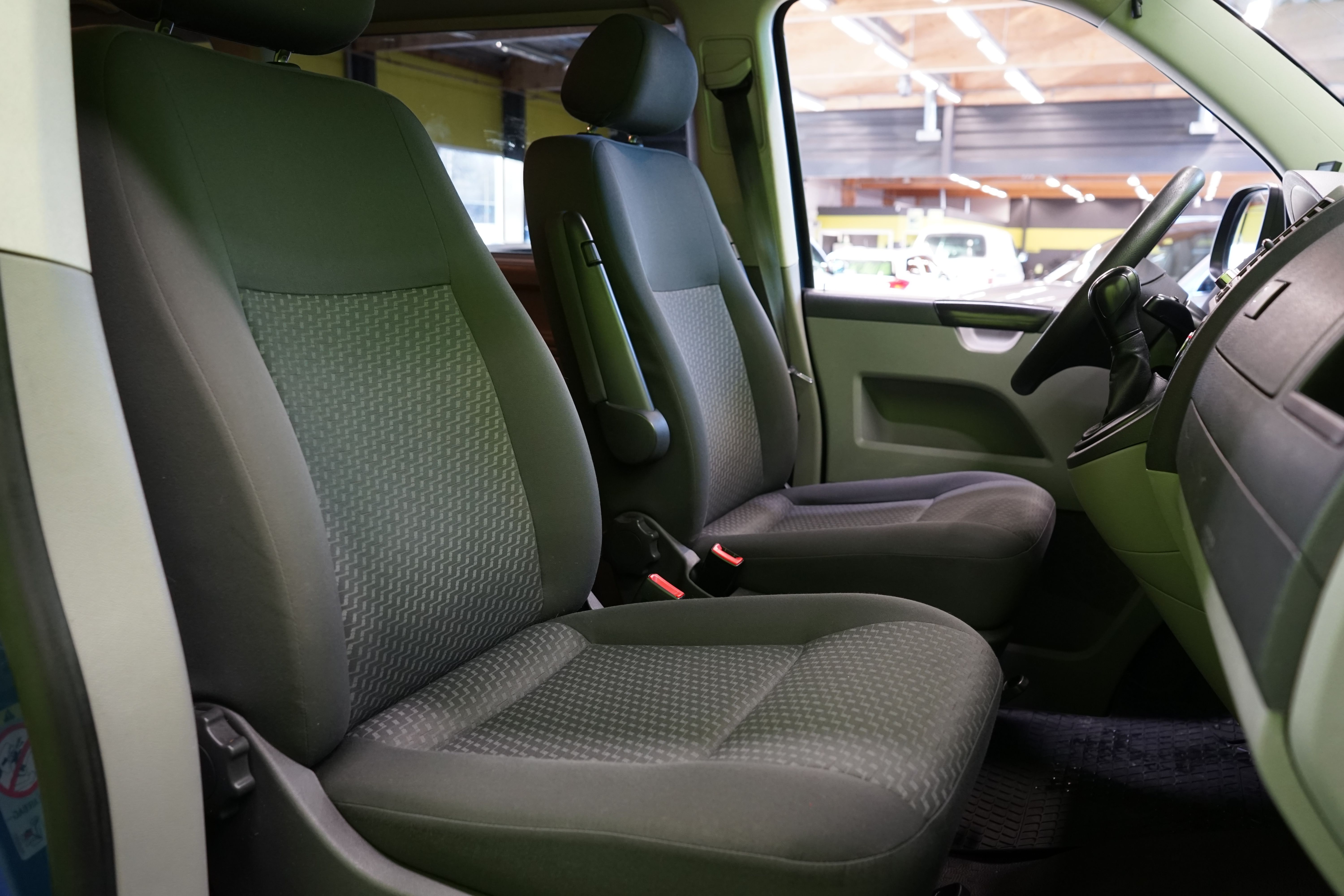 Volkswagen Caravelle 2013