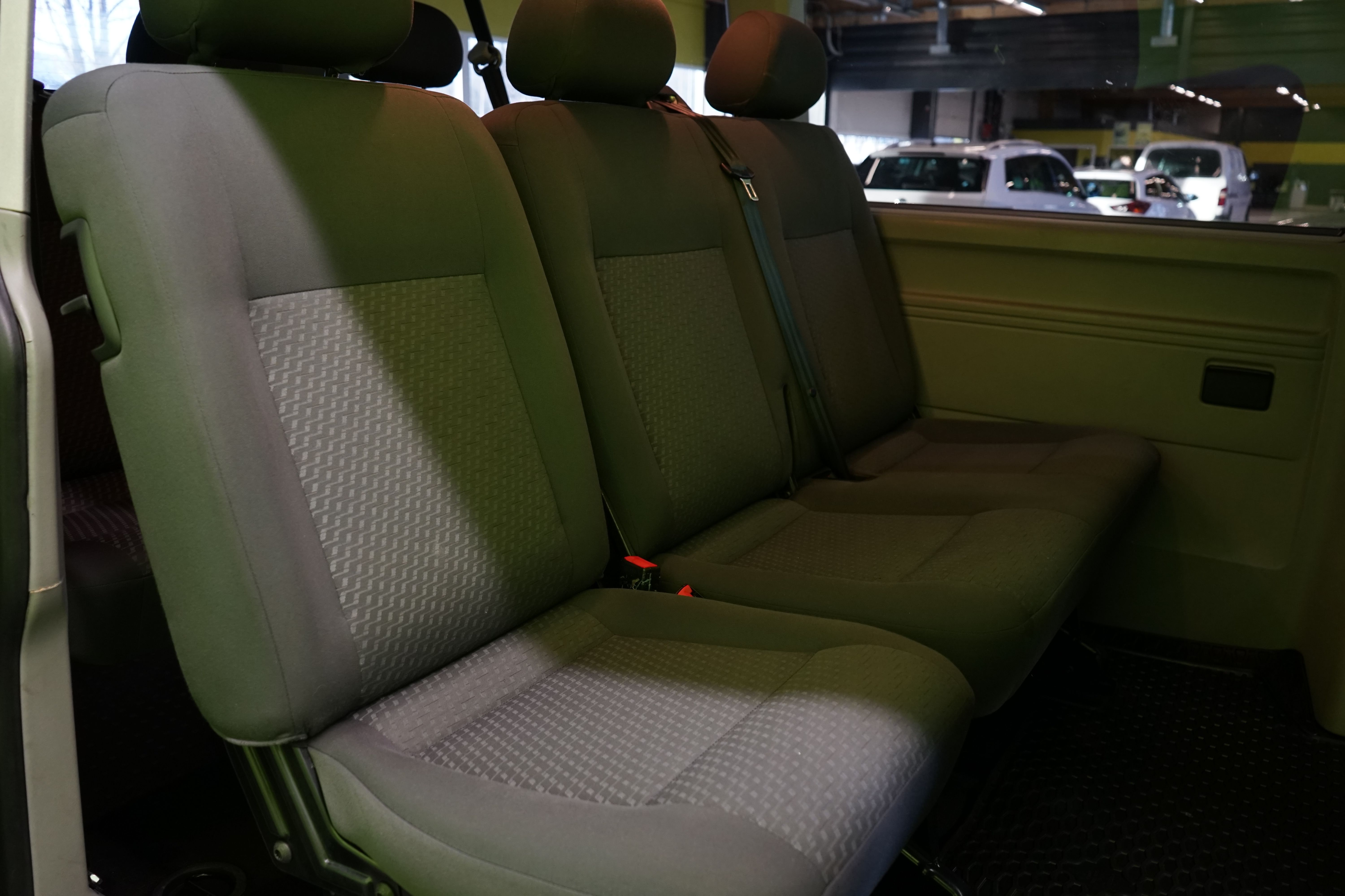 Volkswagen Caravelle 2013