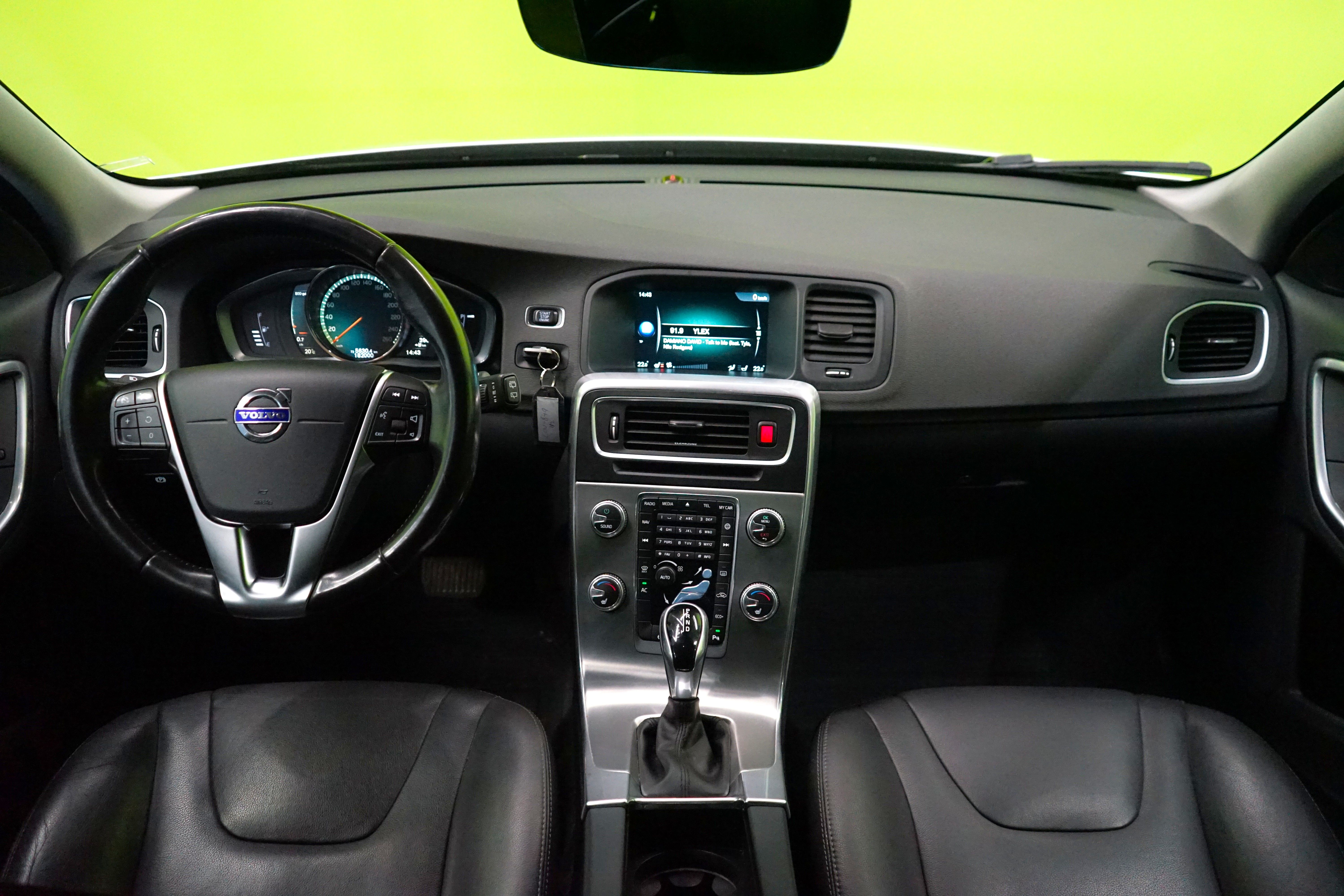 Volvo V60 Cross Country 2017