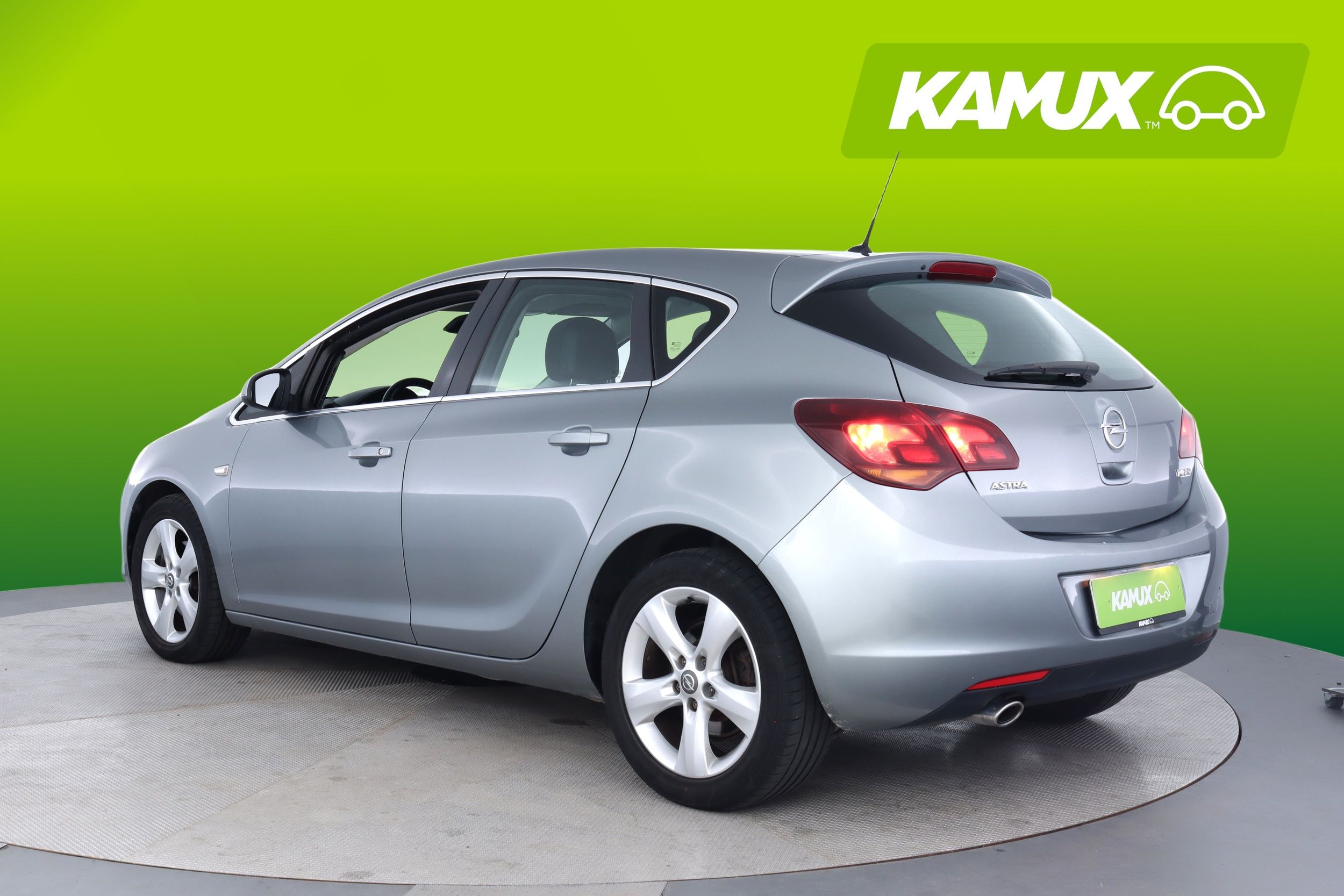 Opel Astra 2011