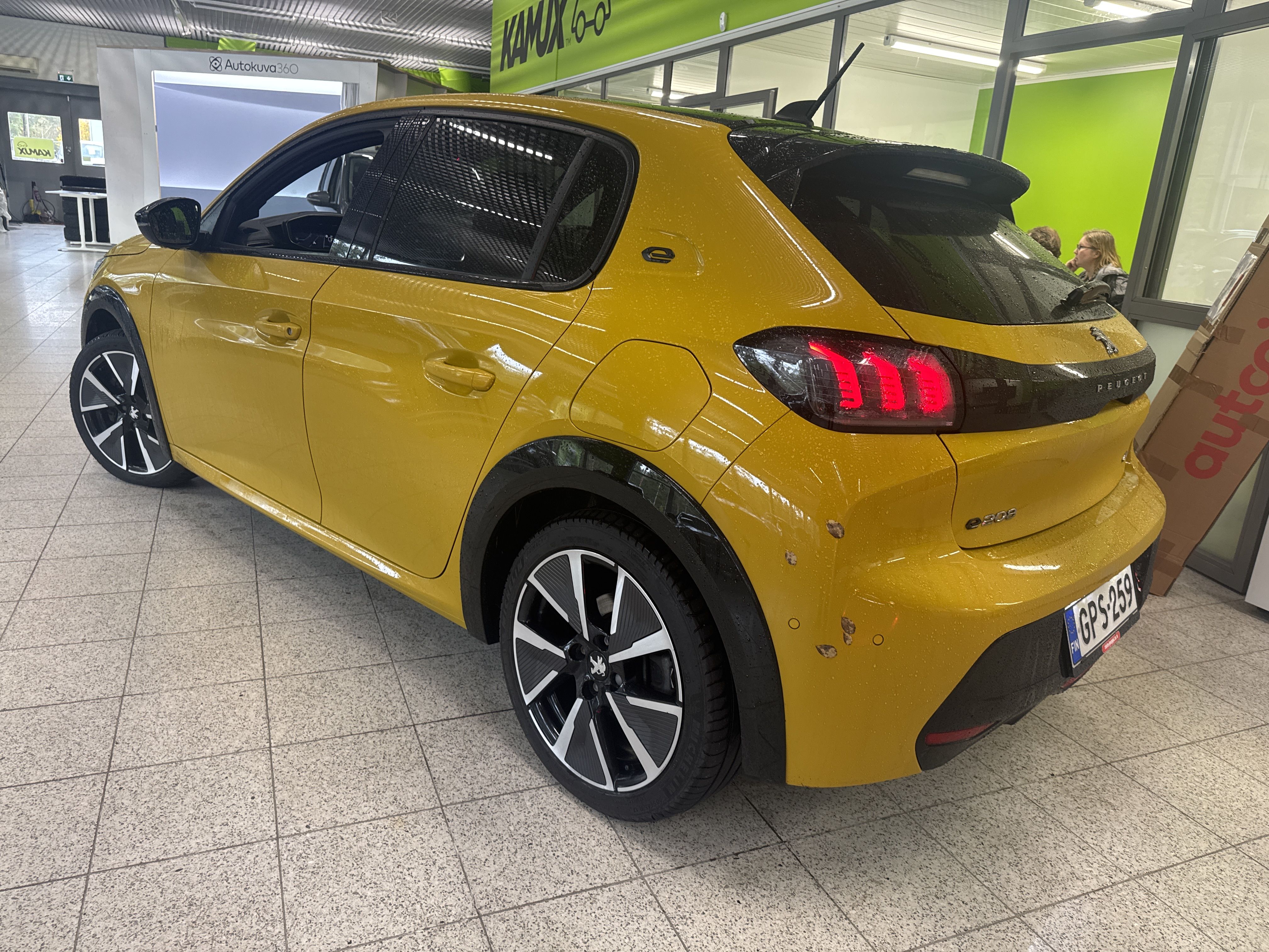 Peugeot e-208 2021