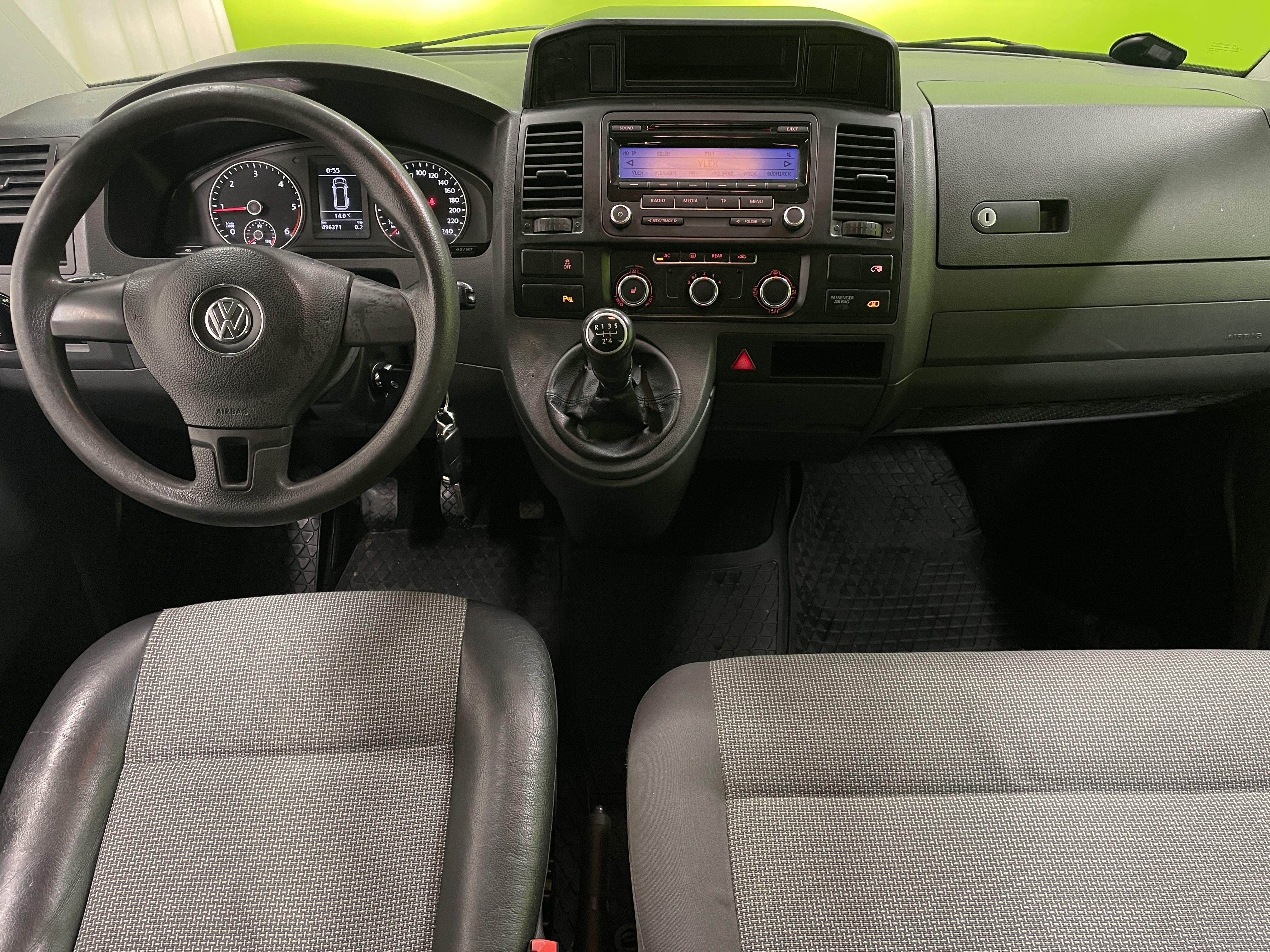 Volkswagen Caravelle 2011