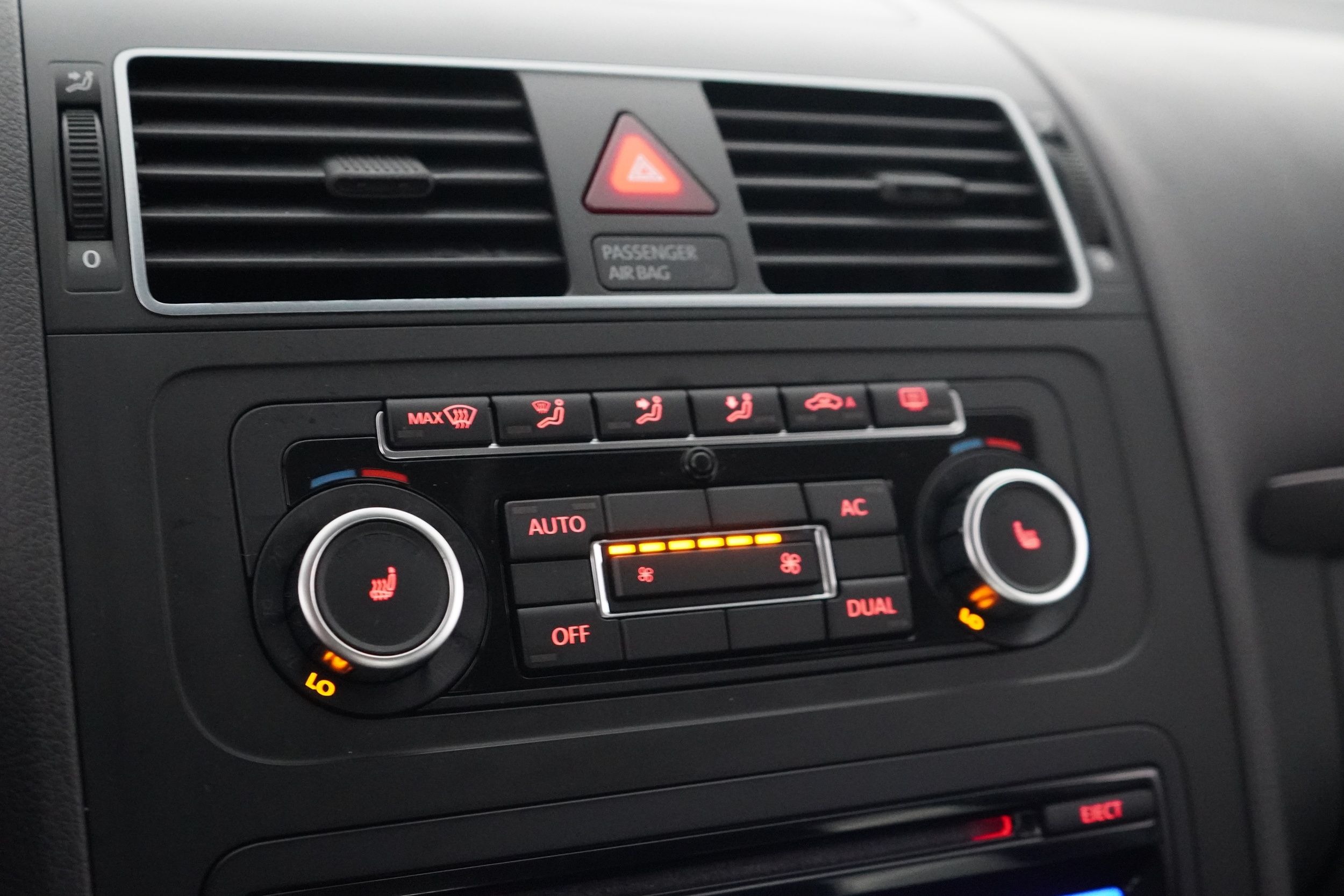 Volkswagen Touran 2011
