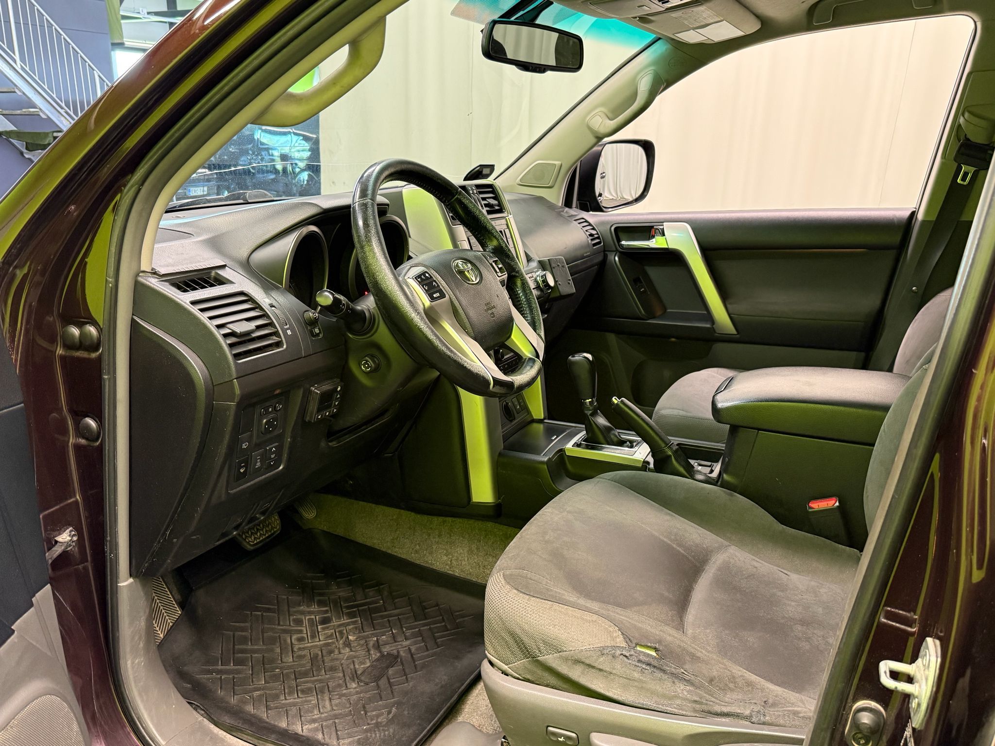 Toyota Land Cruiser 2011