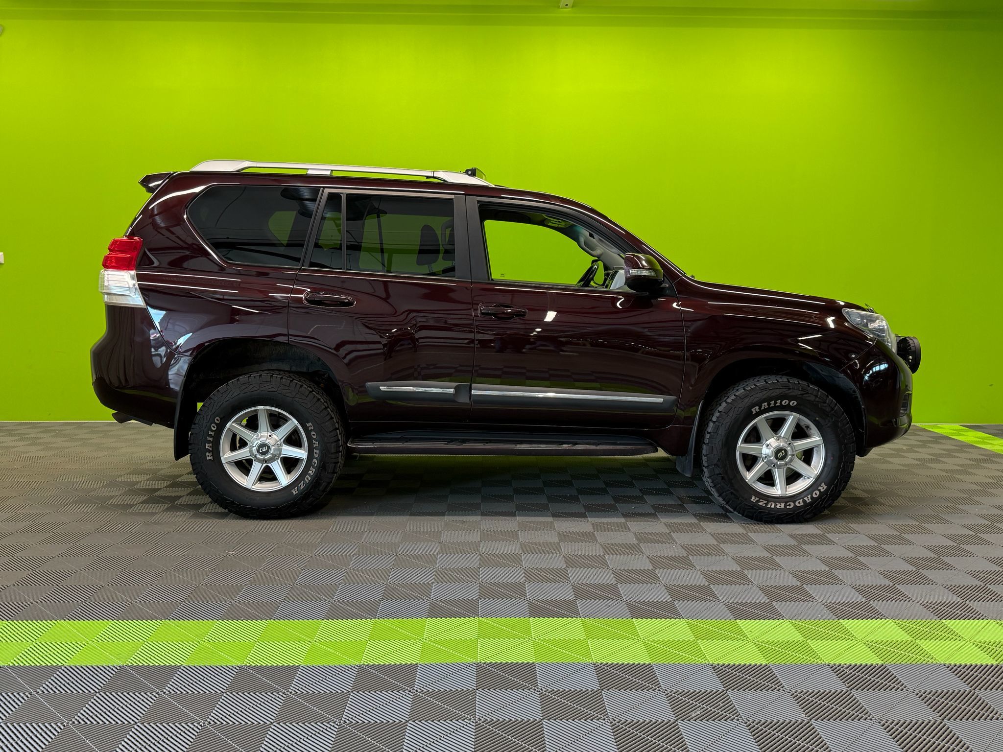 Toyota Land Cruiser 2011