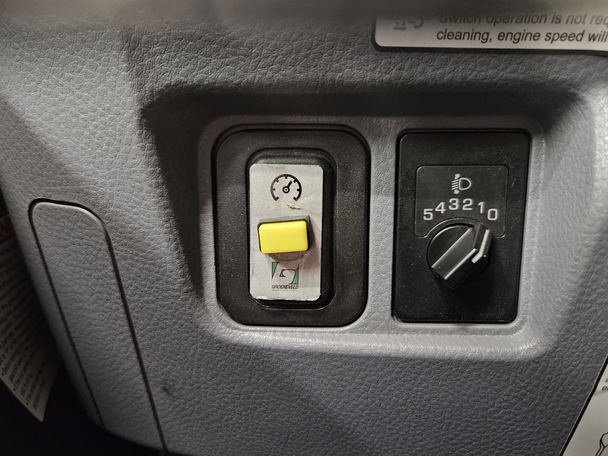 Mitsubishi Canter 2015