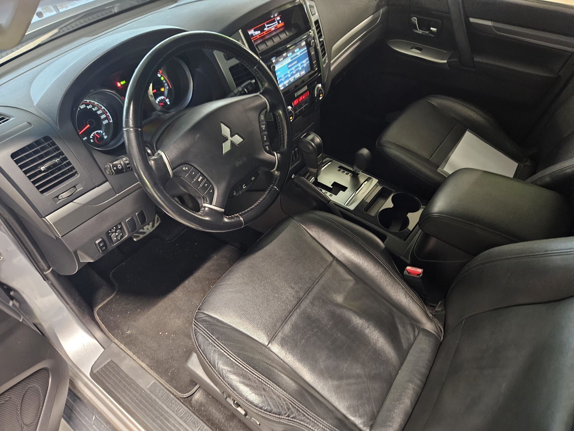 Mitsubishi Pajero 2015