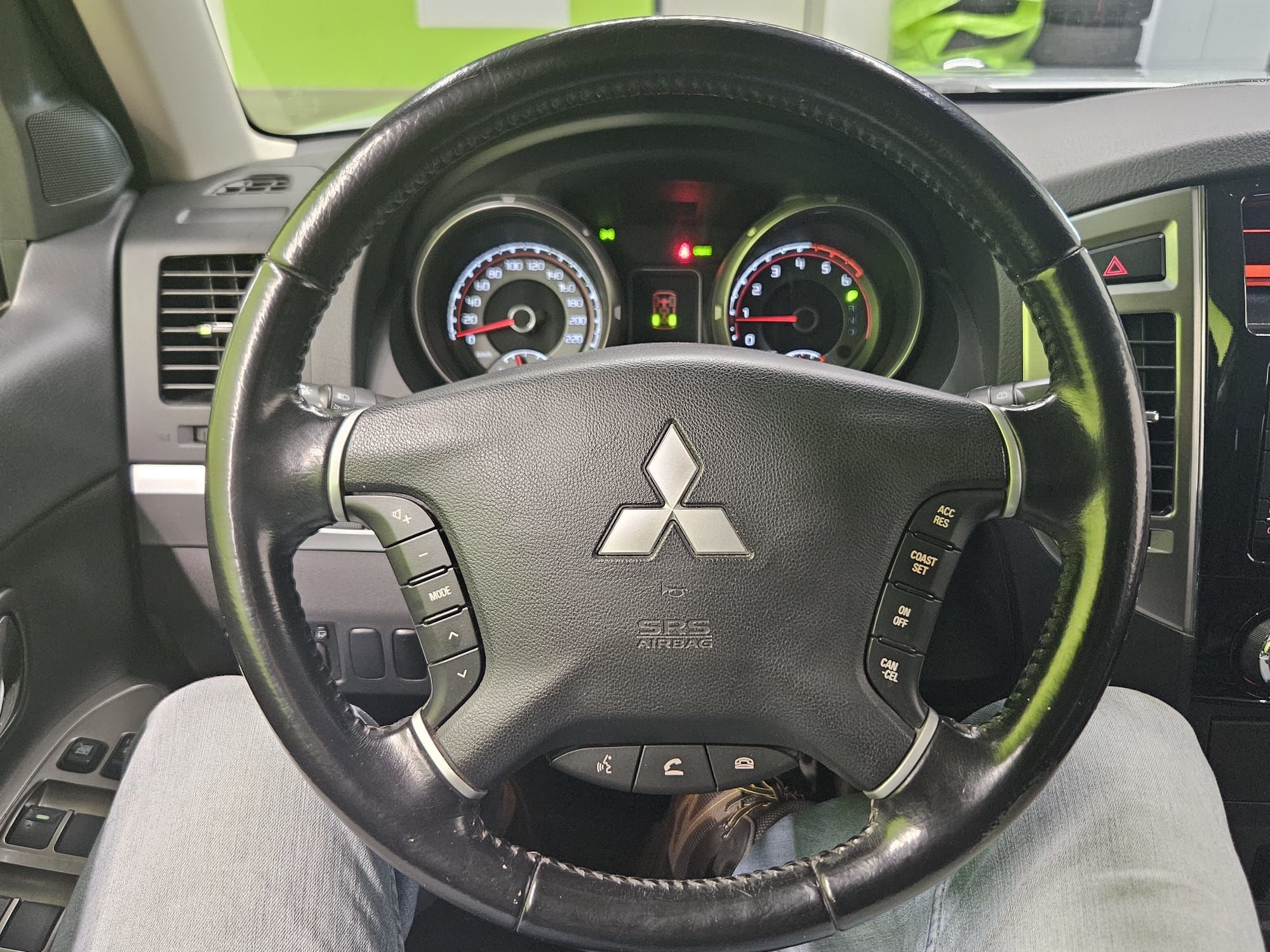 Mitsubishi Pajero 2015