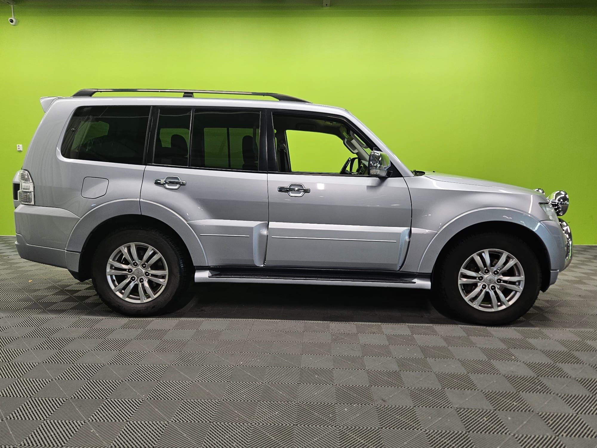 Mitsubishi Pajero 2015