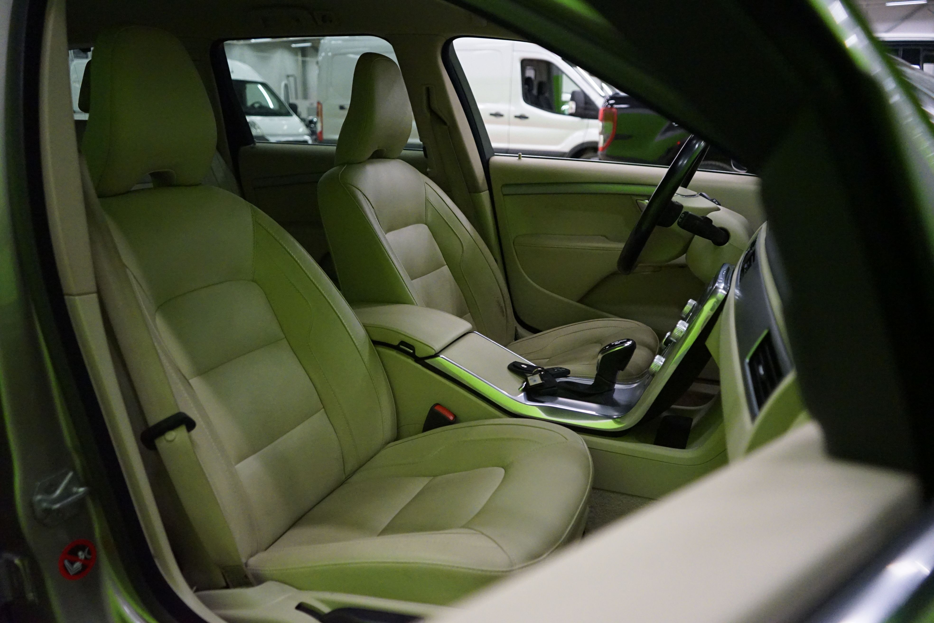 Volvo V70 2016
