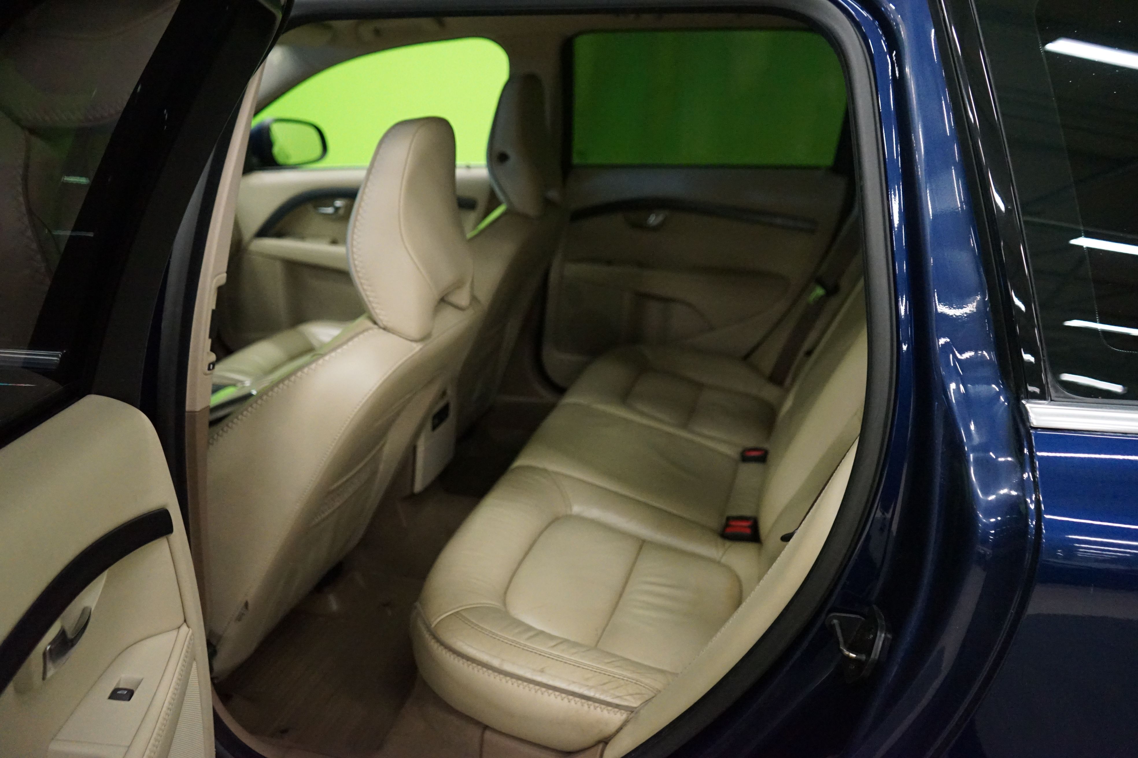 Volvo V70 2012