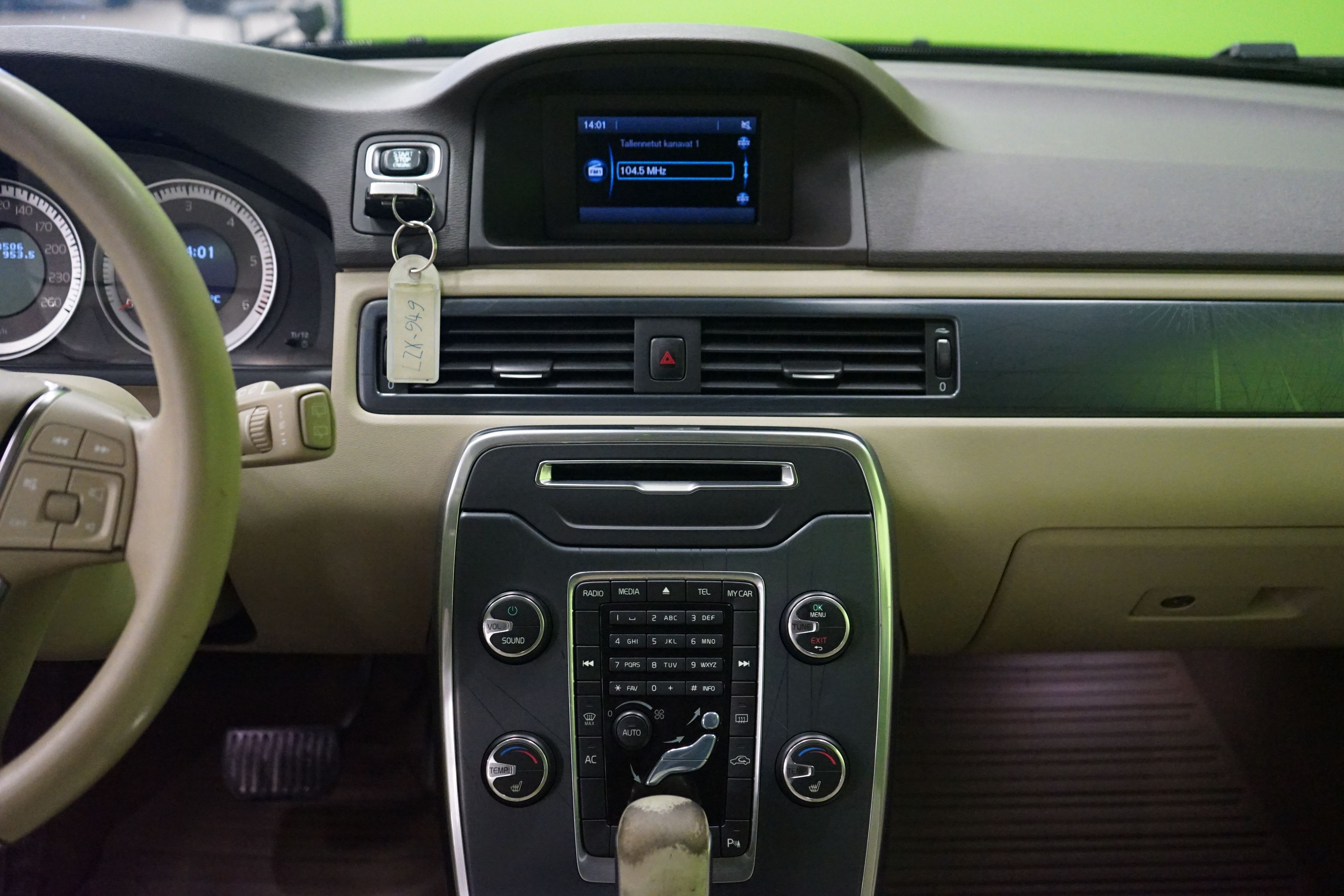 Volvo V70 2012