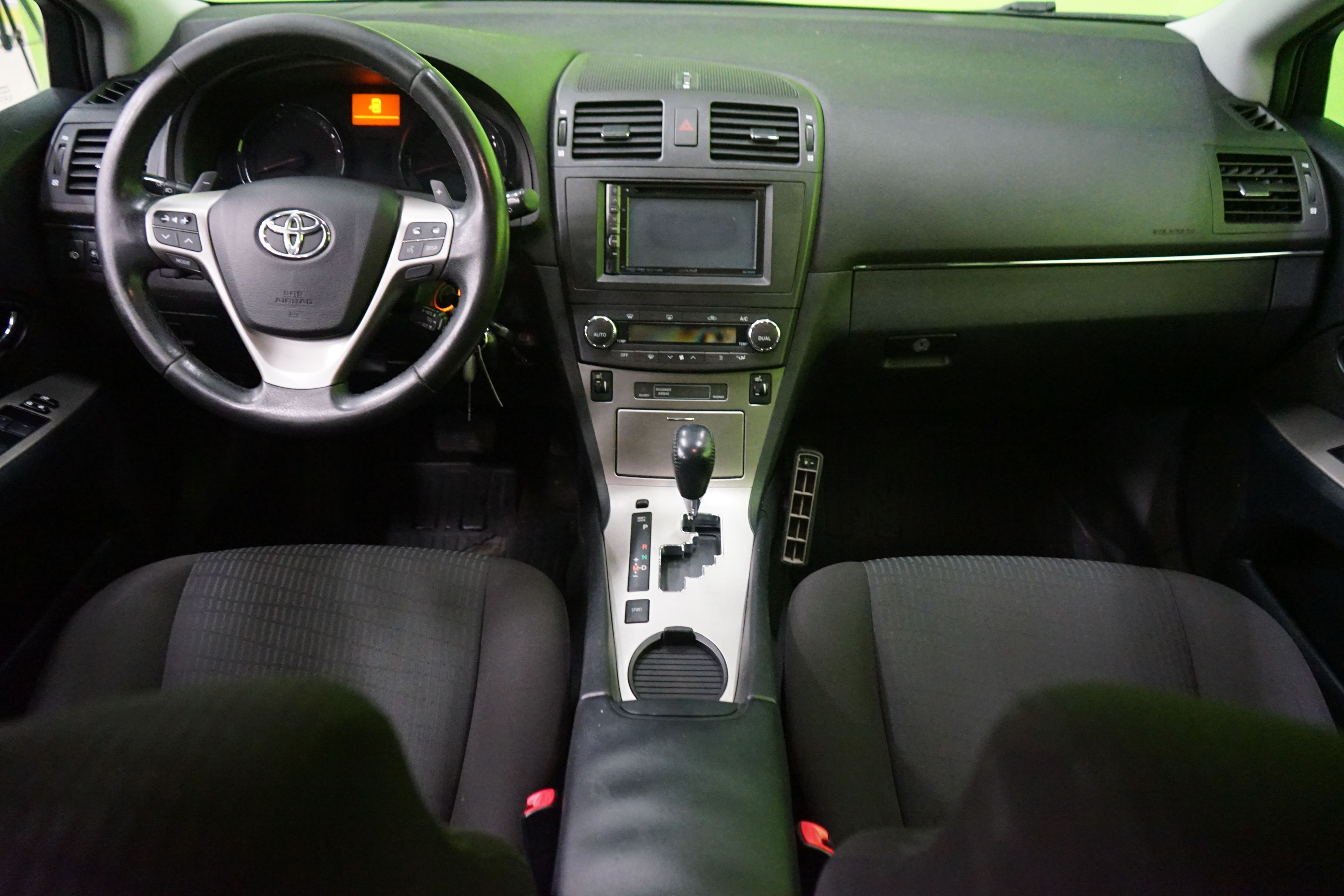 Toyota Avensis 2010