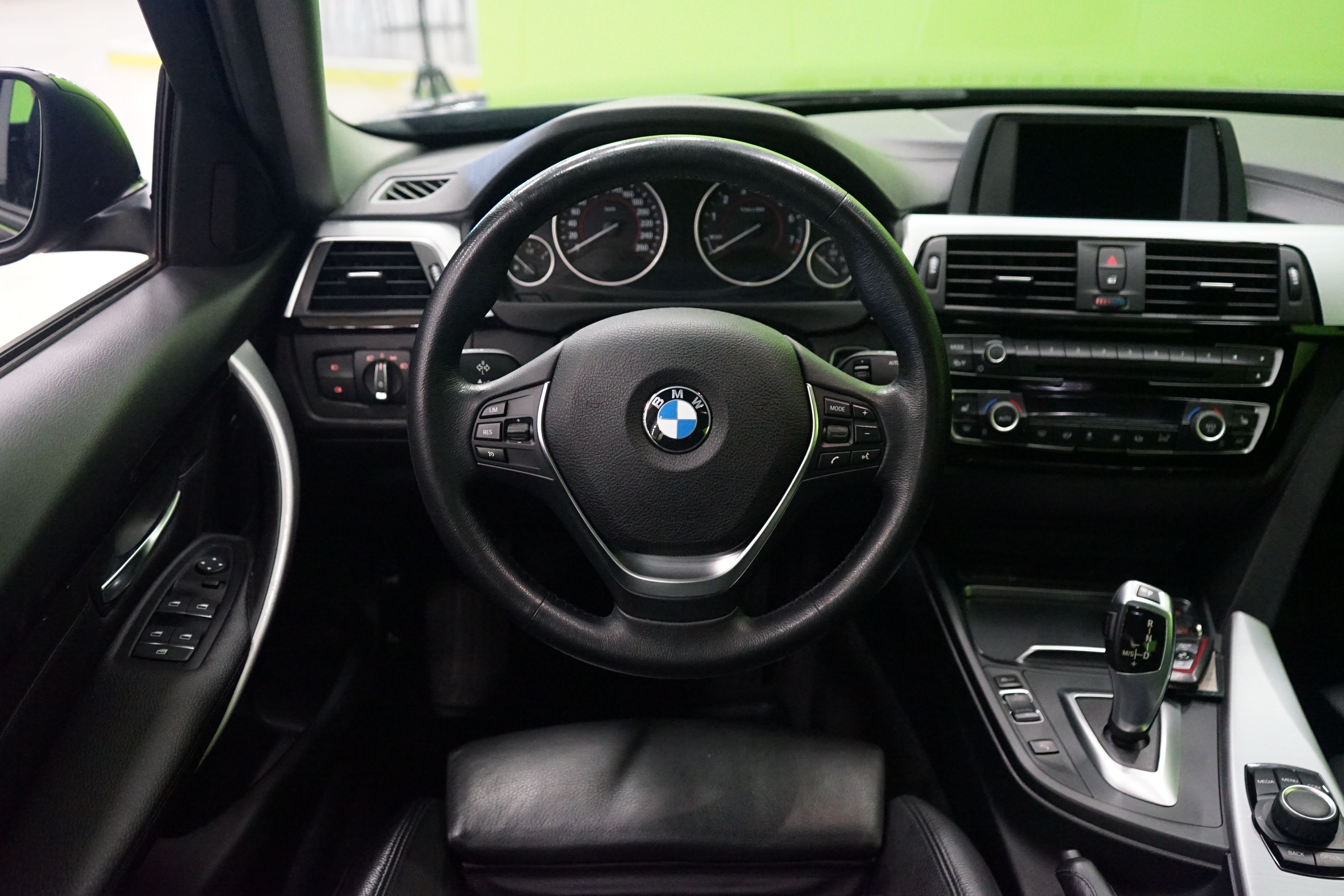 BMW 318 2017