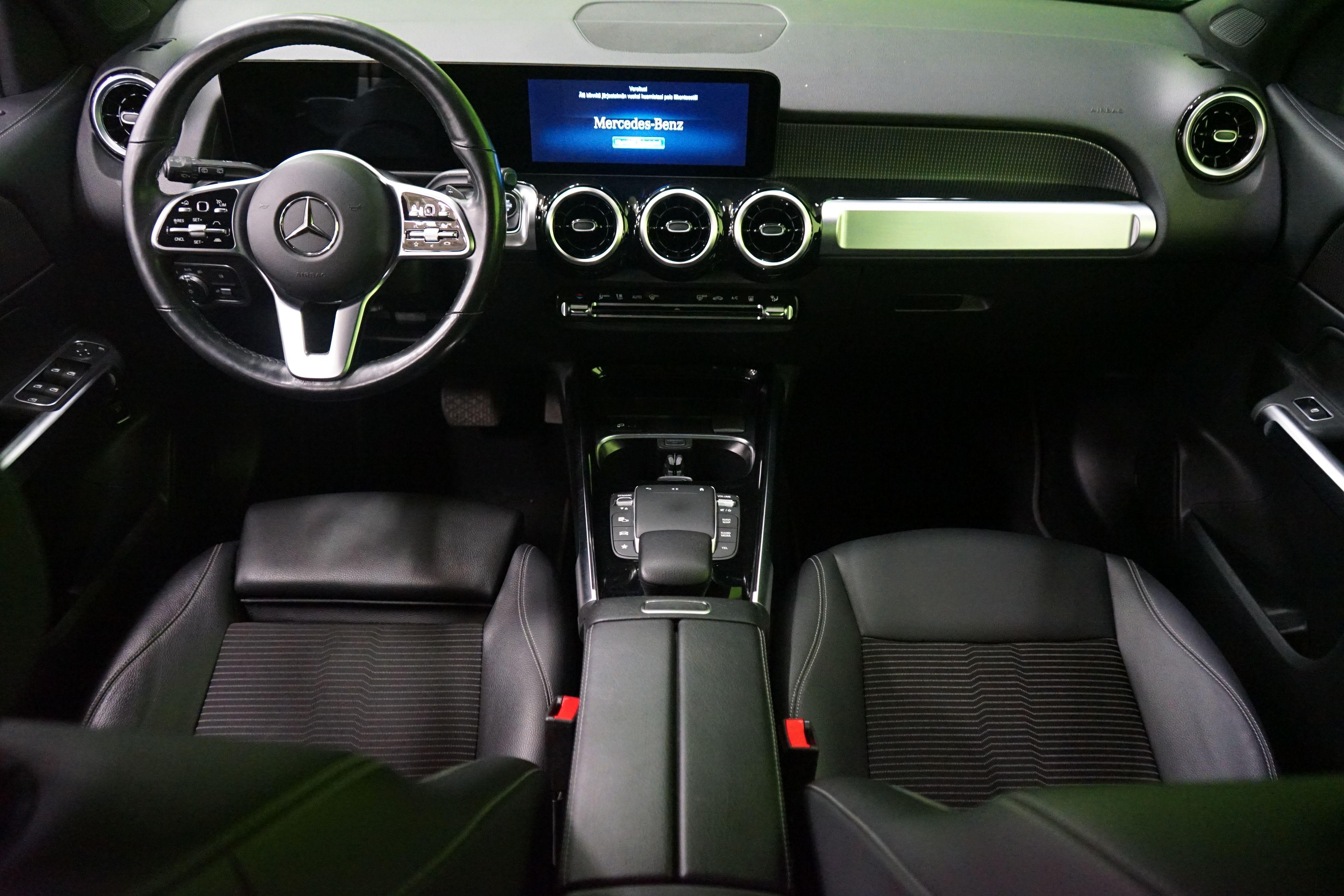 Mercedes-Benz GLB 2022