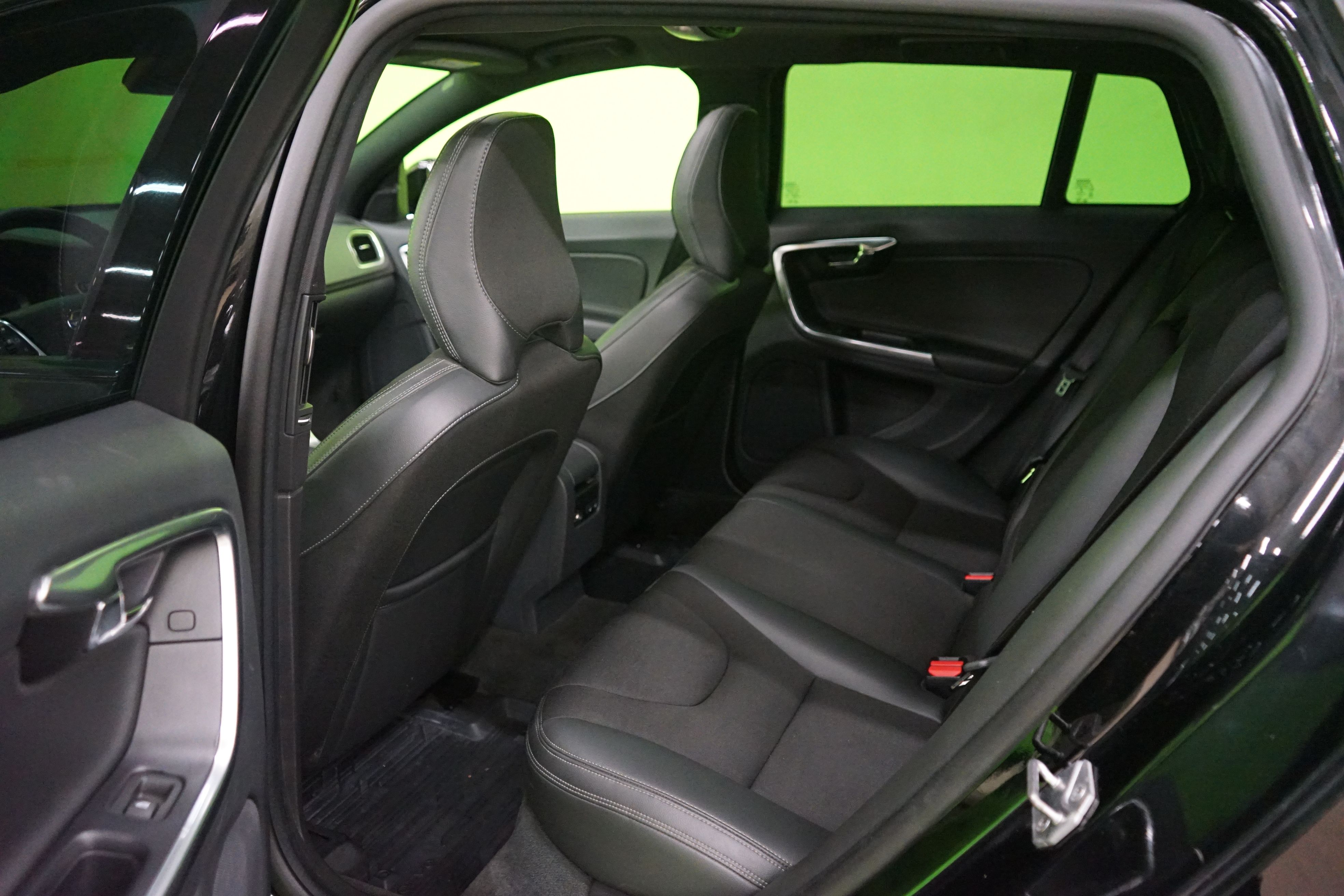 Volvo V60 Cross Country 2016