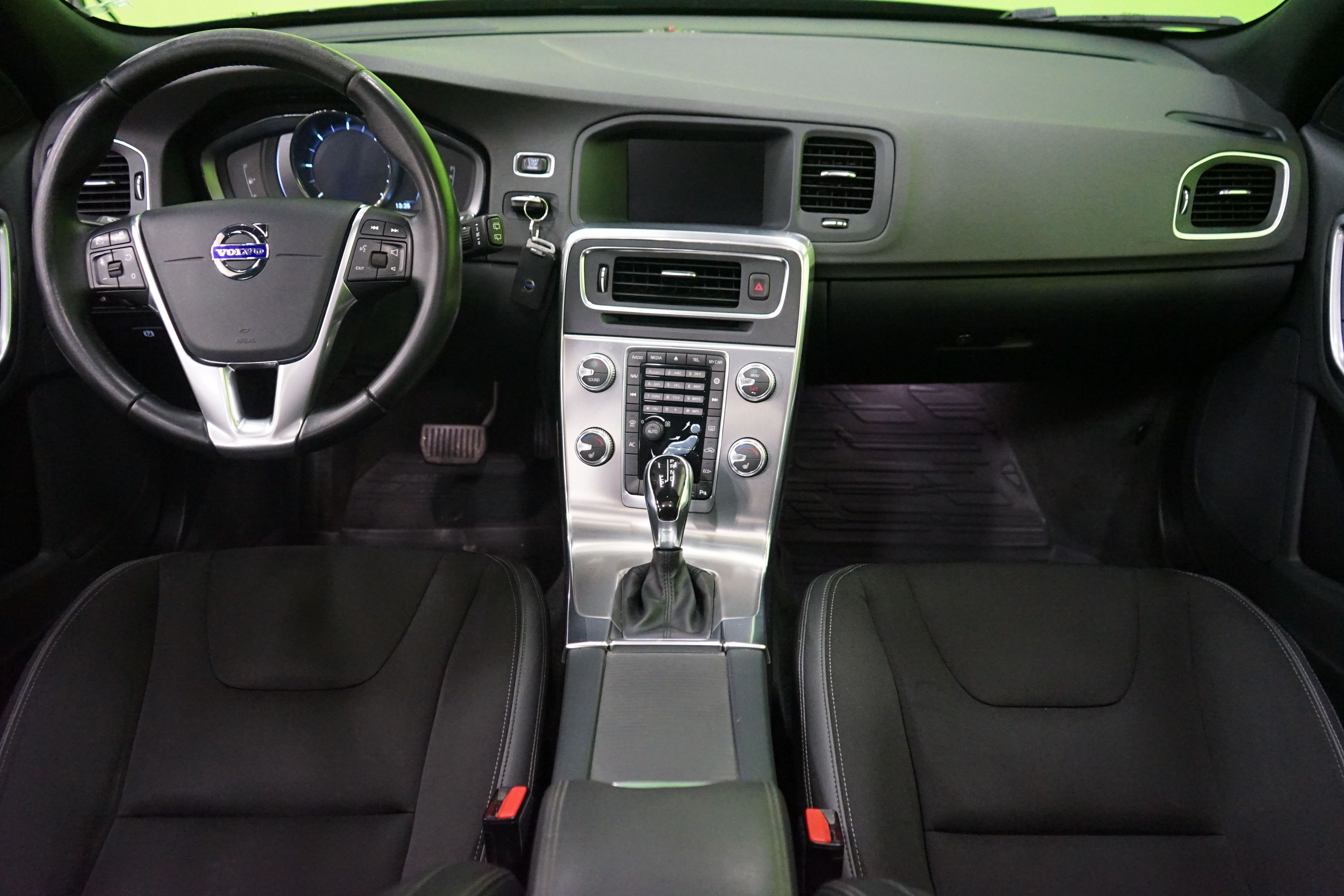 Volvo V60 Cross Country 2016