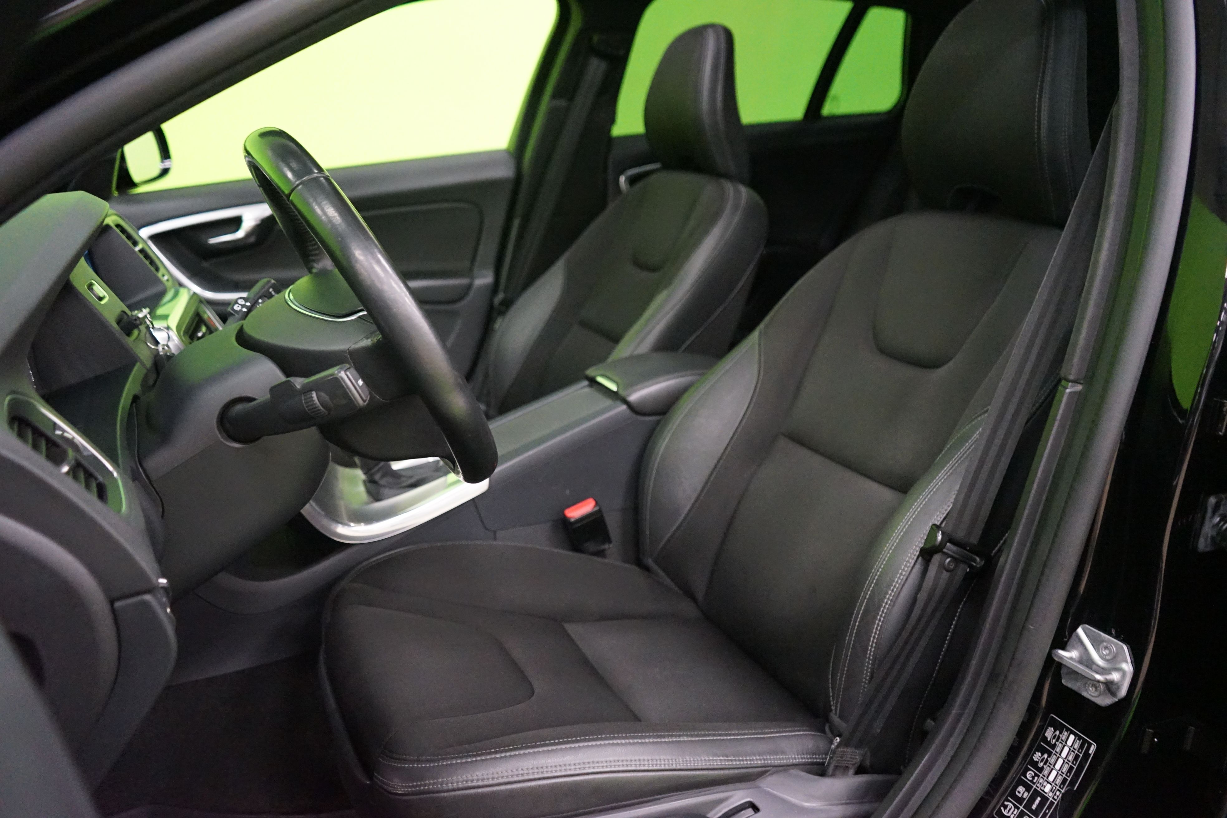 Volvo V60 Cross Country 2016