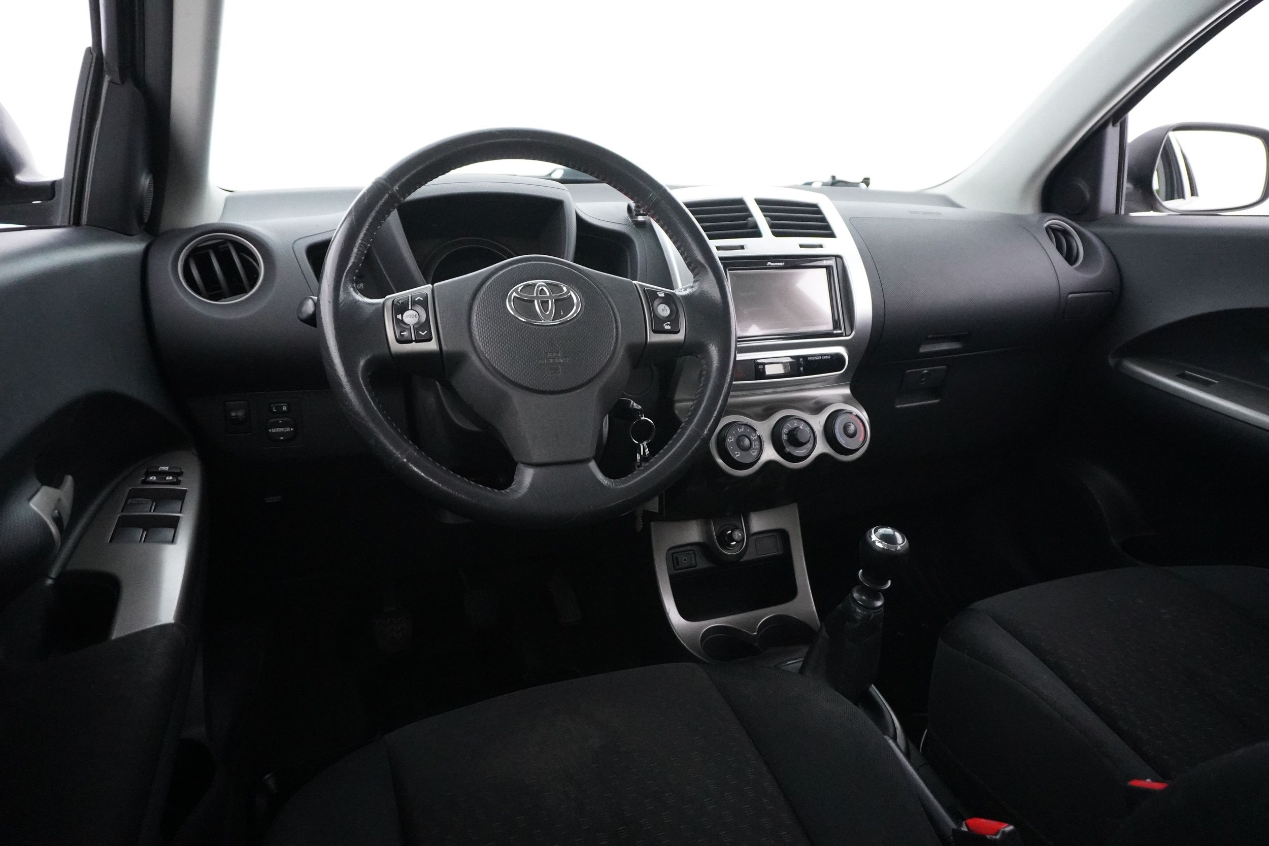 Toyota Urban Cruiser 2011