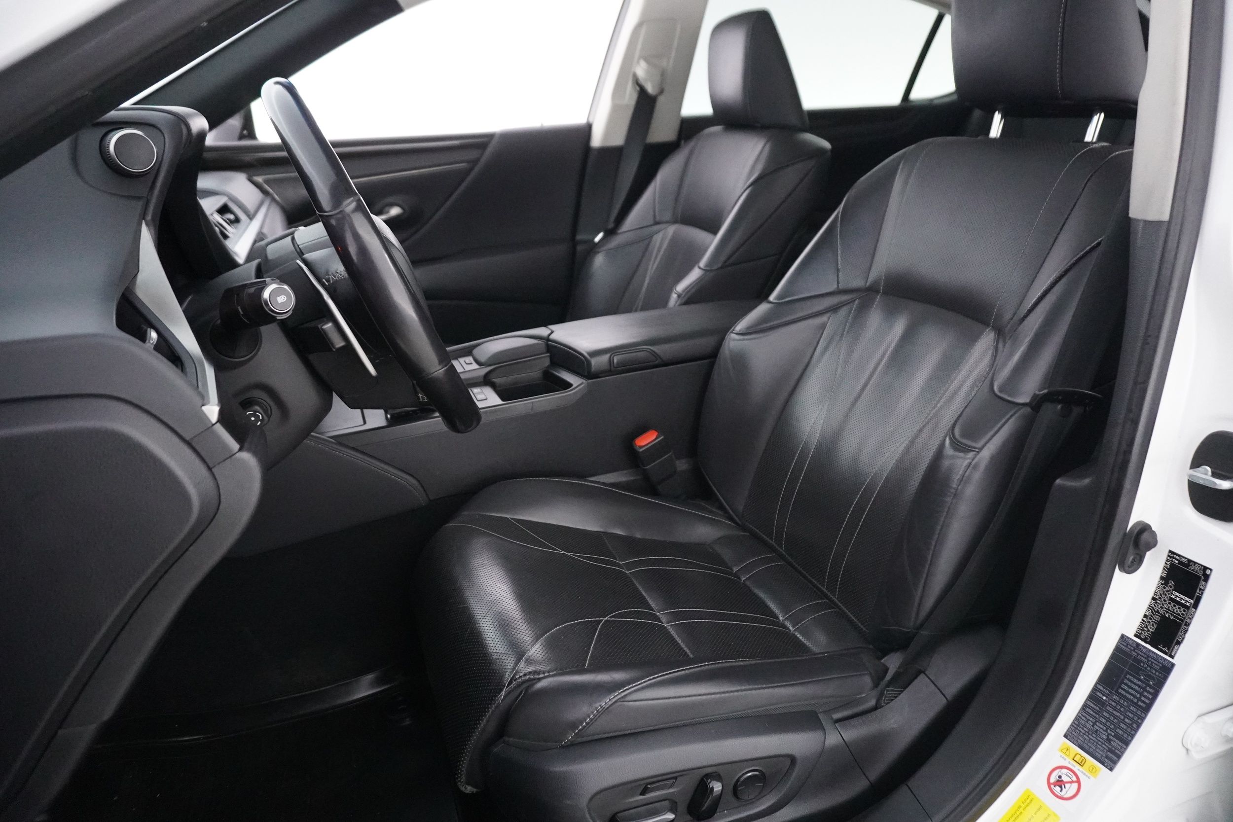 Lexus ES 2019