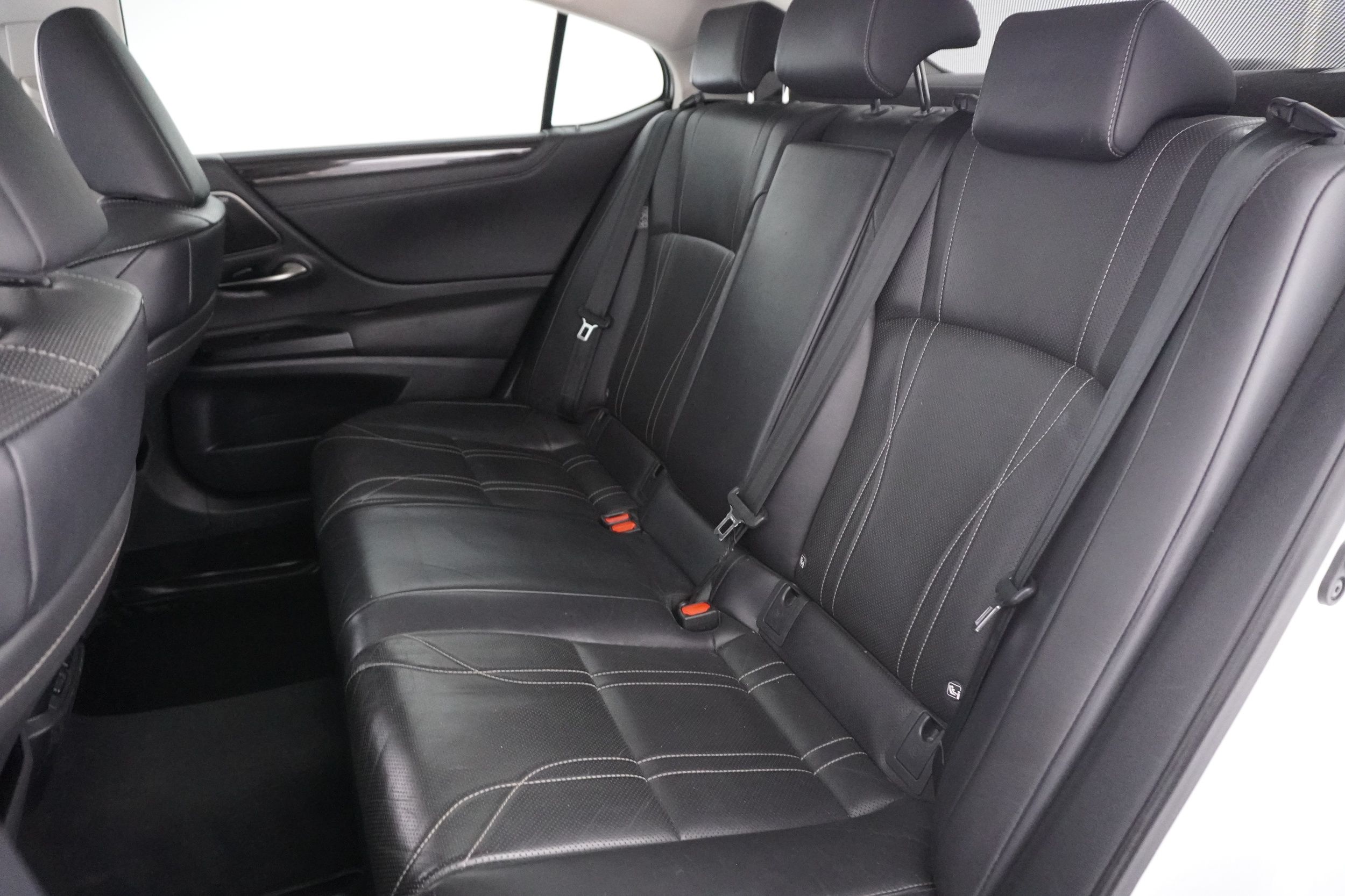 Lexus ES 2019