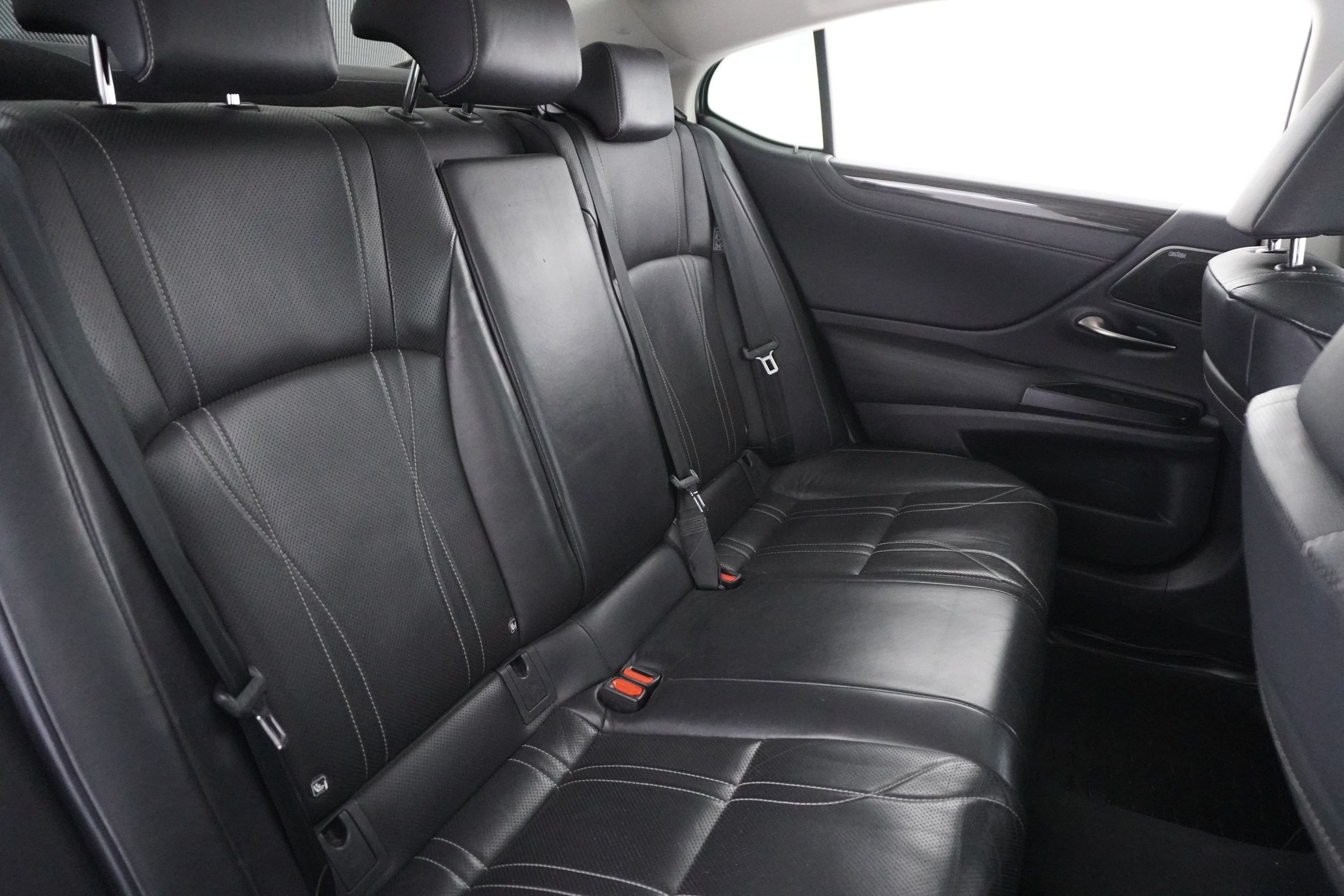 Lexus ES 2019