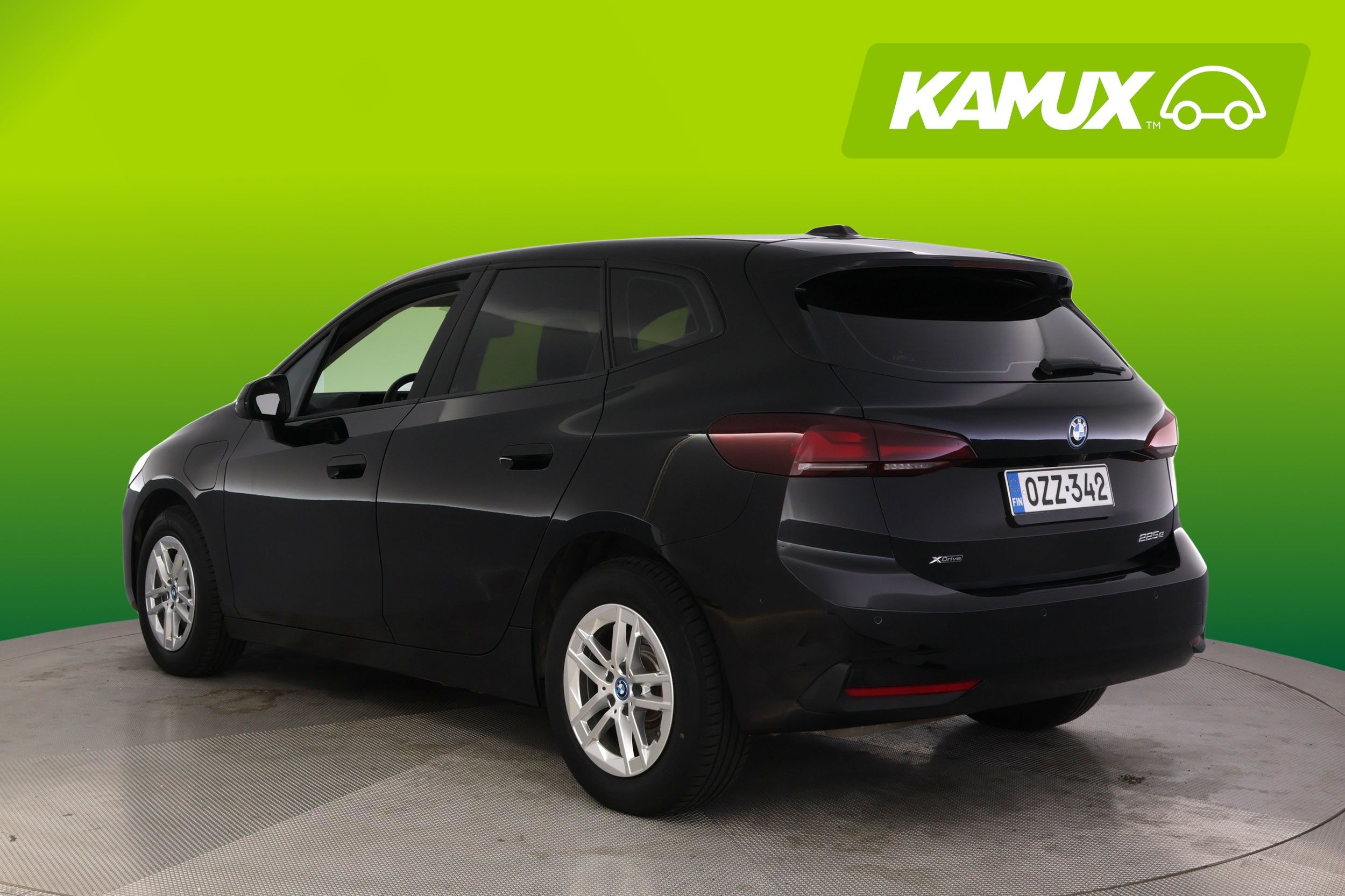 BMW 225 2023