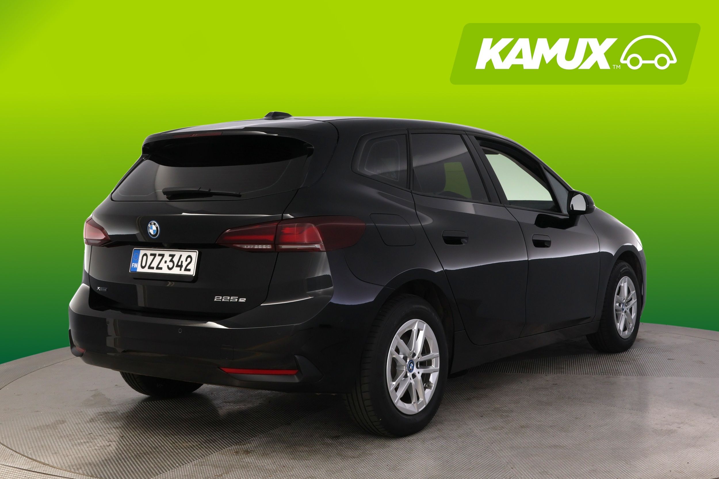 BMW 225 2023