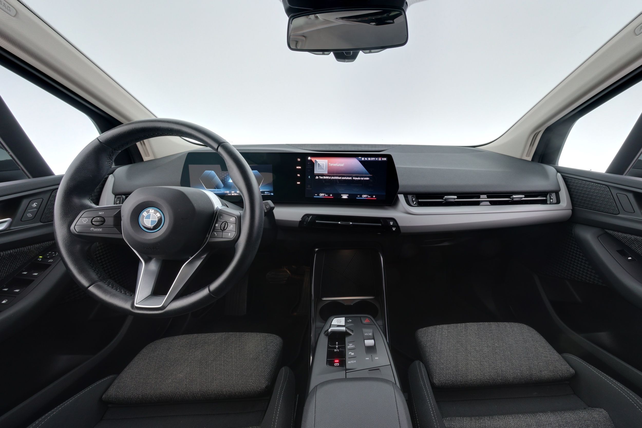 BMW 225 2023
