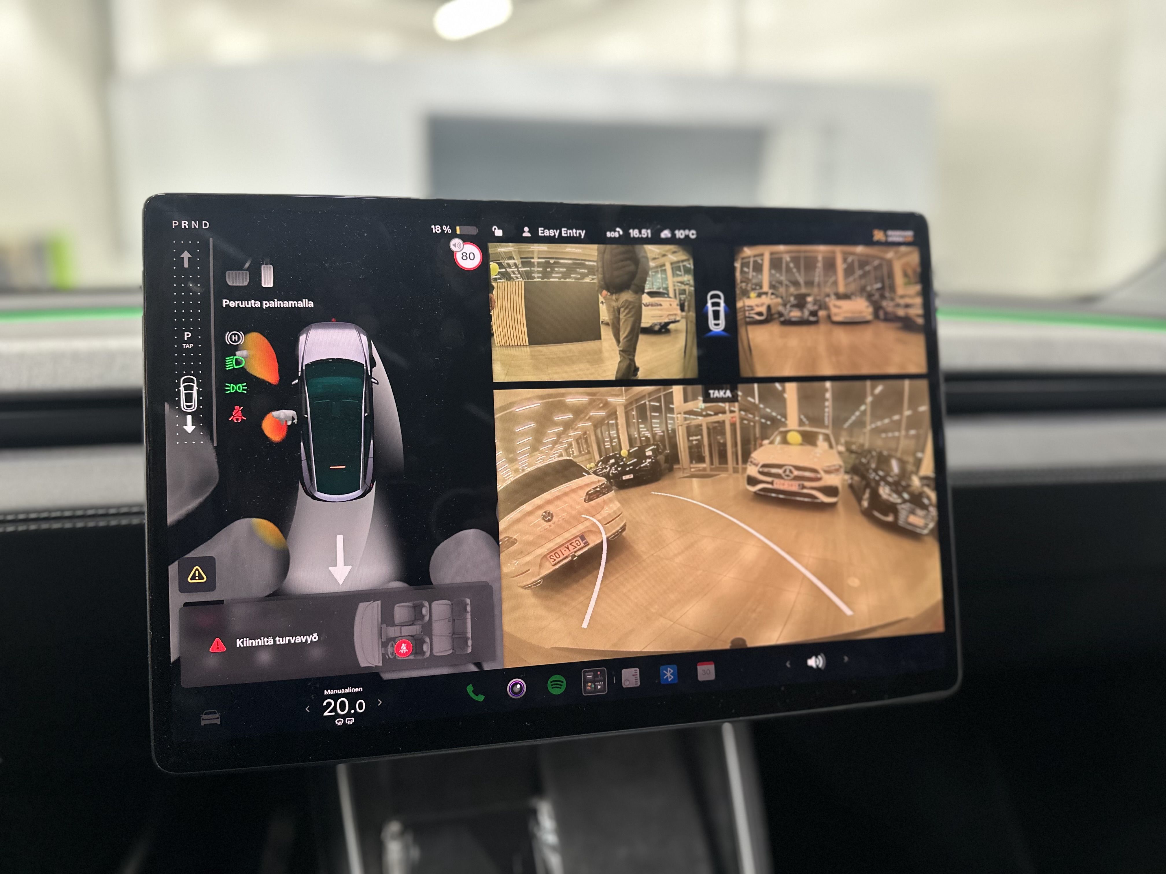 Tesla Model Y 2025
