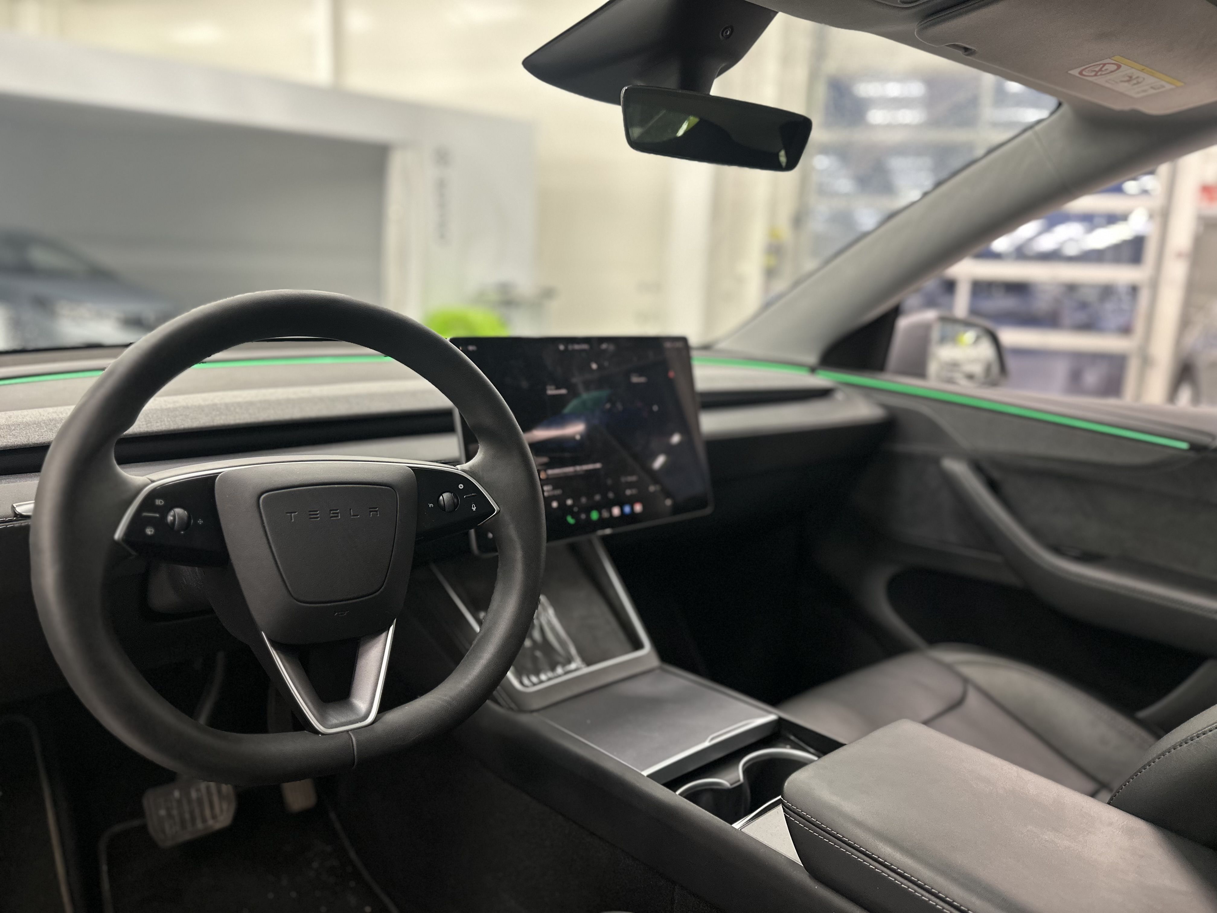 Tesla Model Y 2025