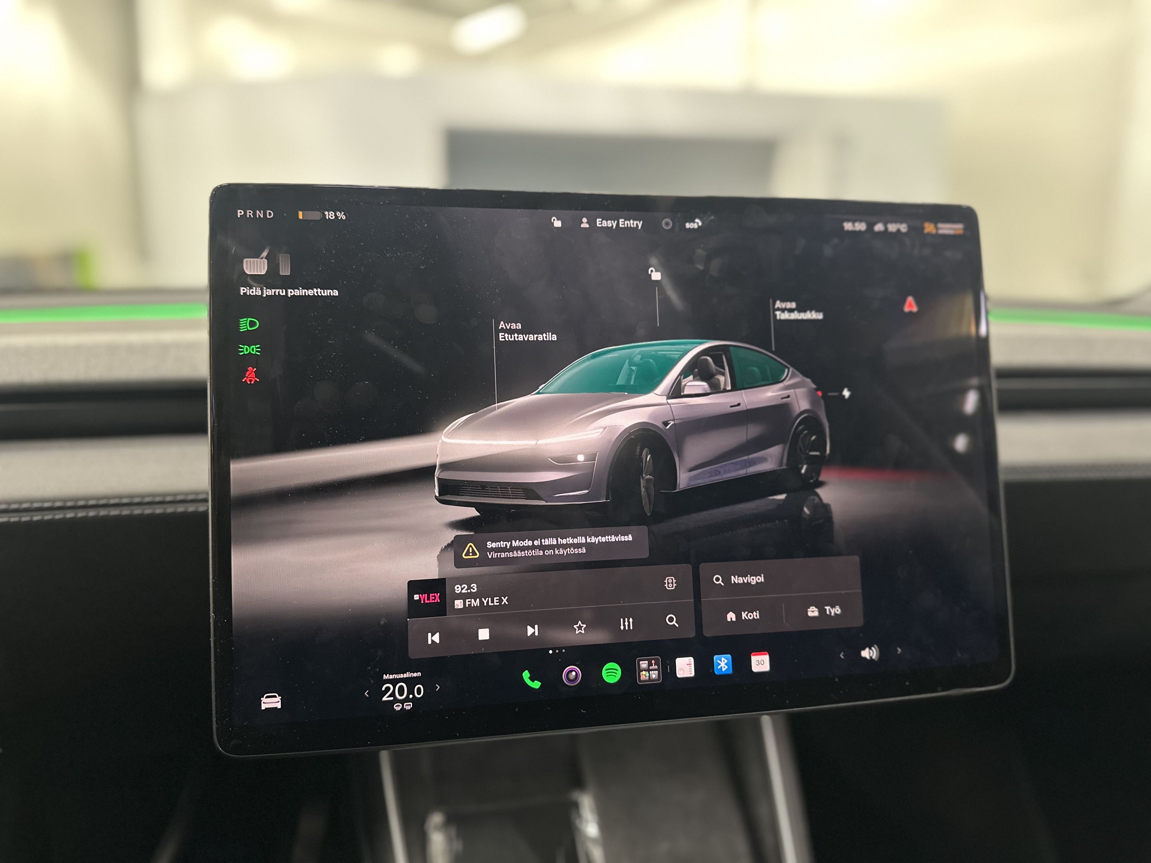 Tesla Model Y 2025