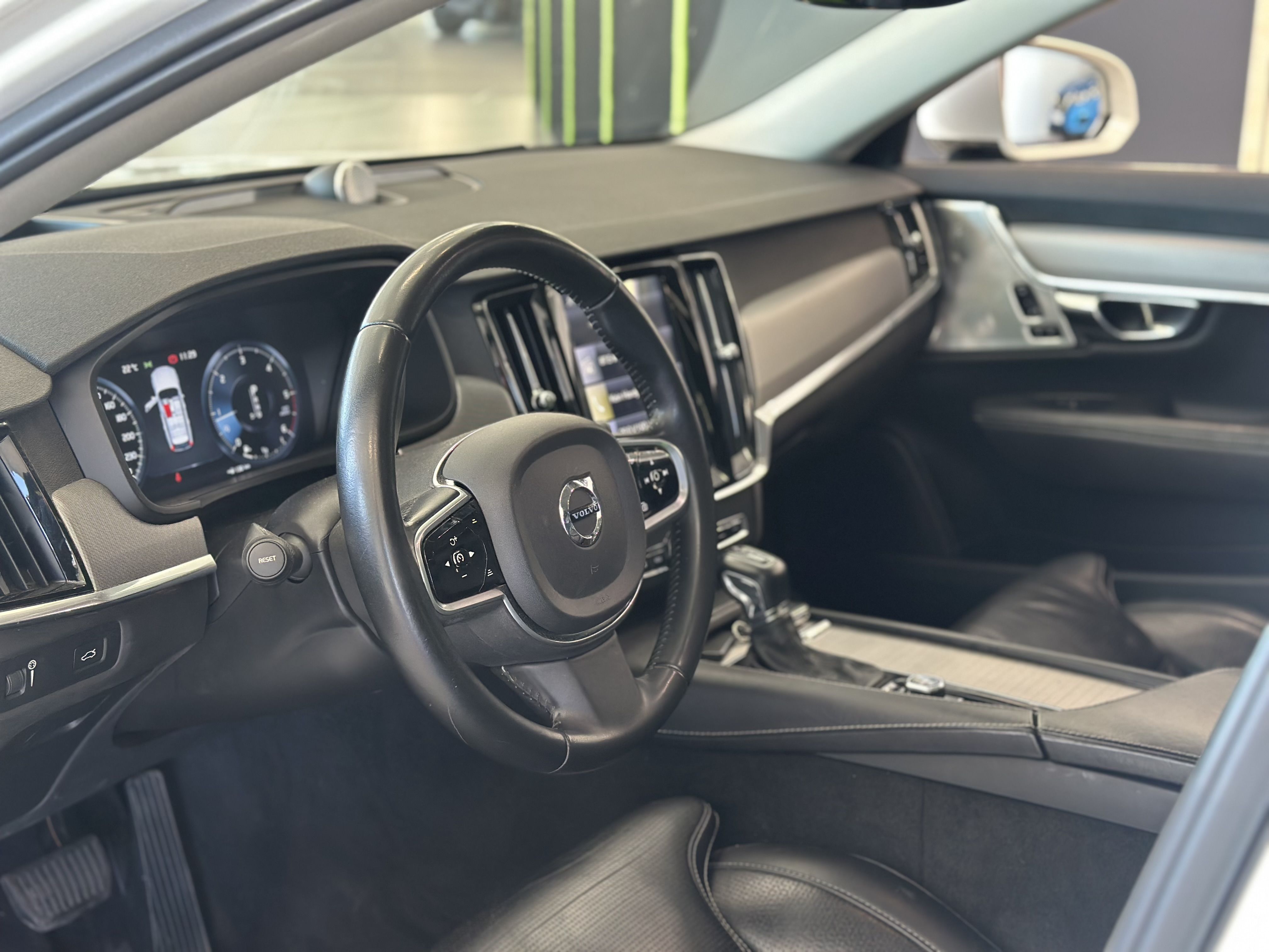 Volvo V90 2017