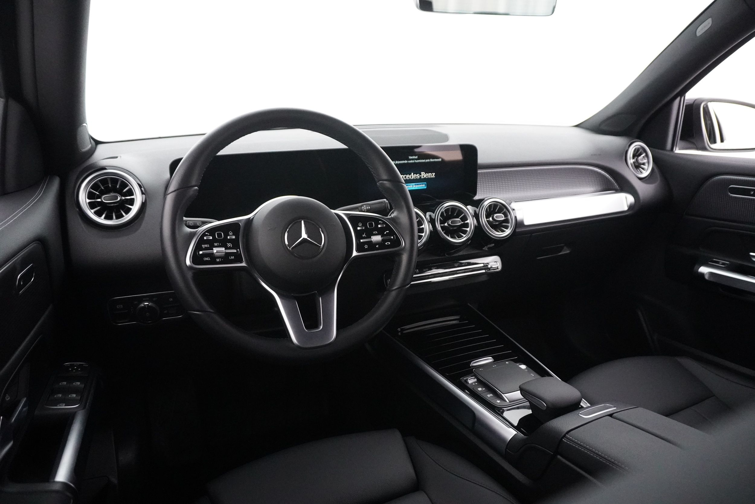 Mercedes-Benz EQB 2023