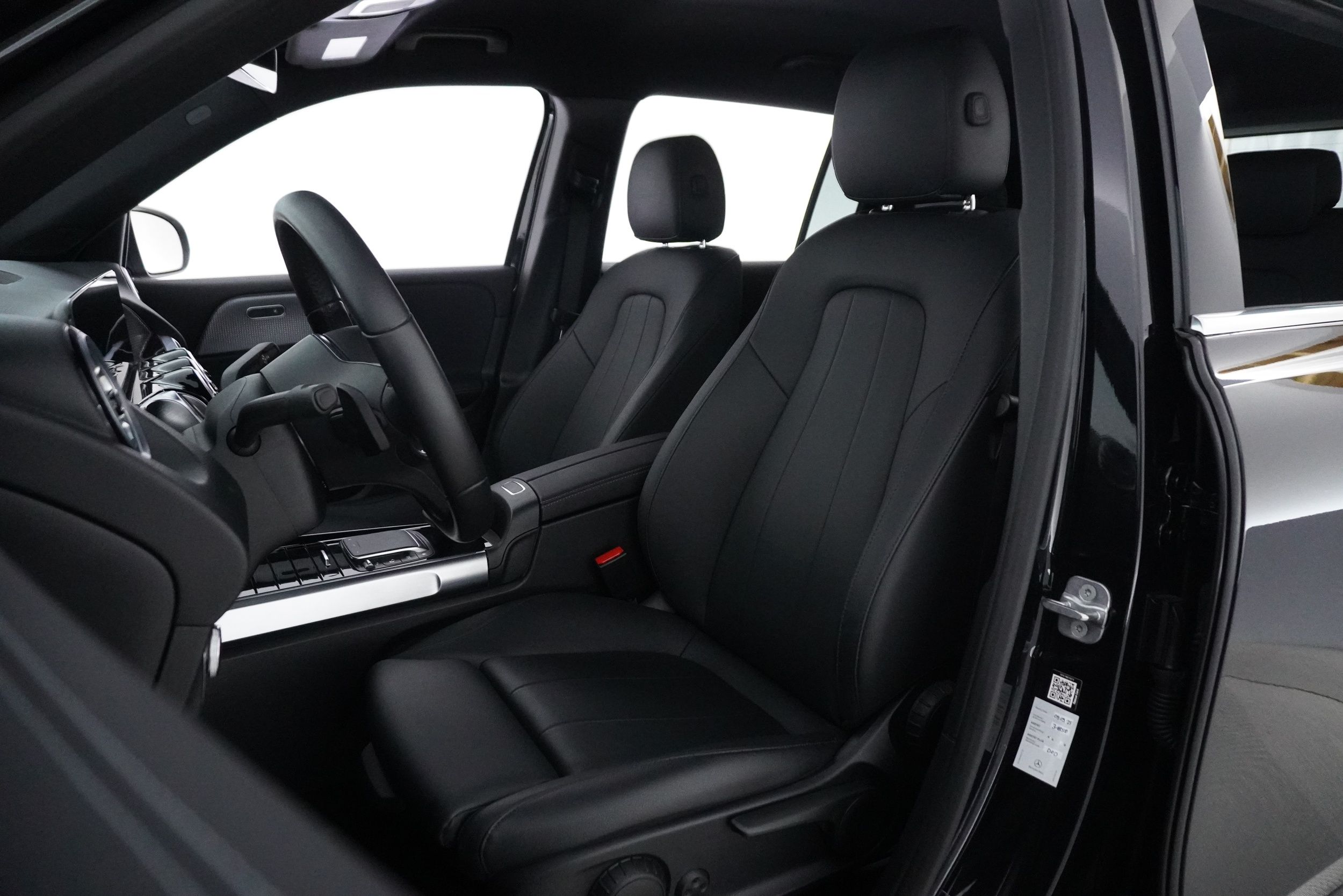 Mercedes-Benz EQB 2023