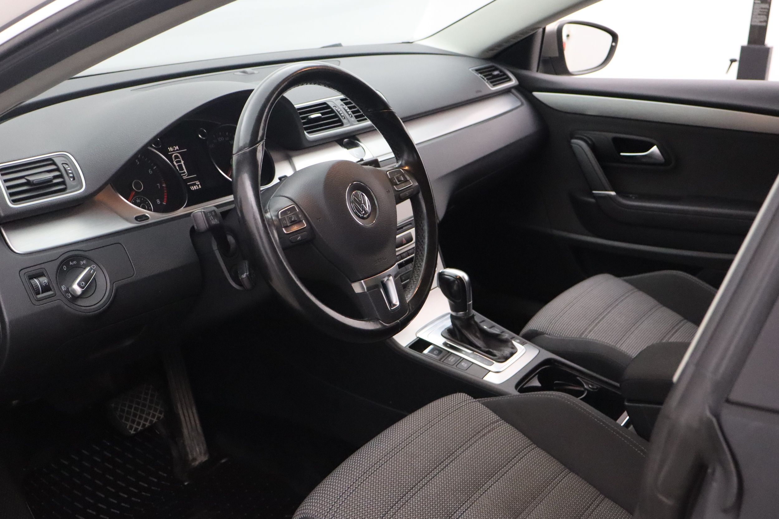 Volkswagen Passat CC 2011