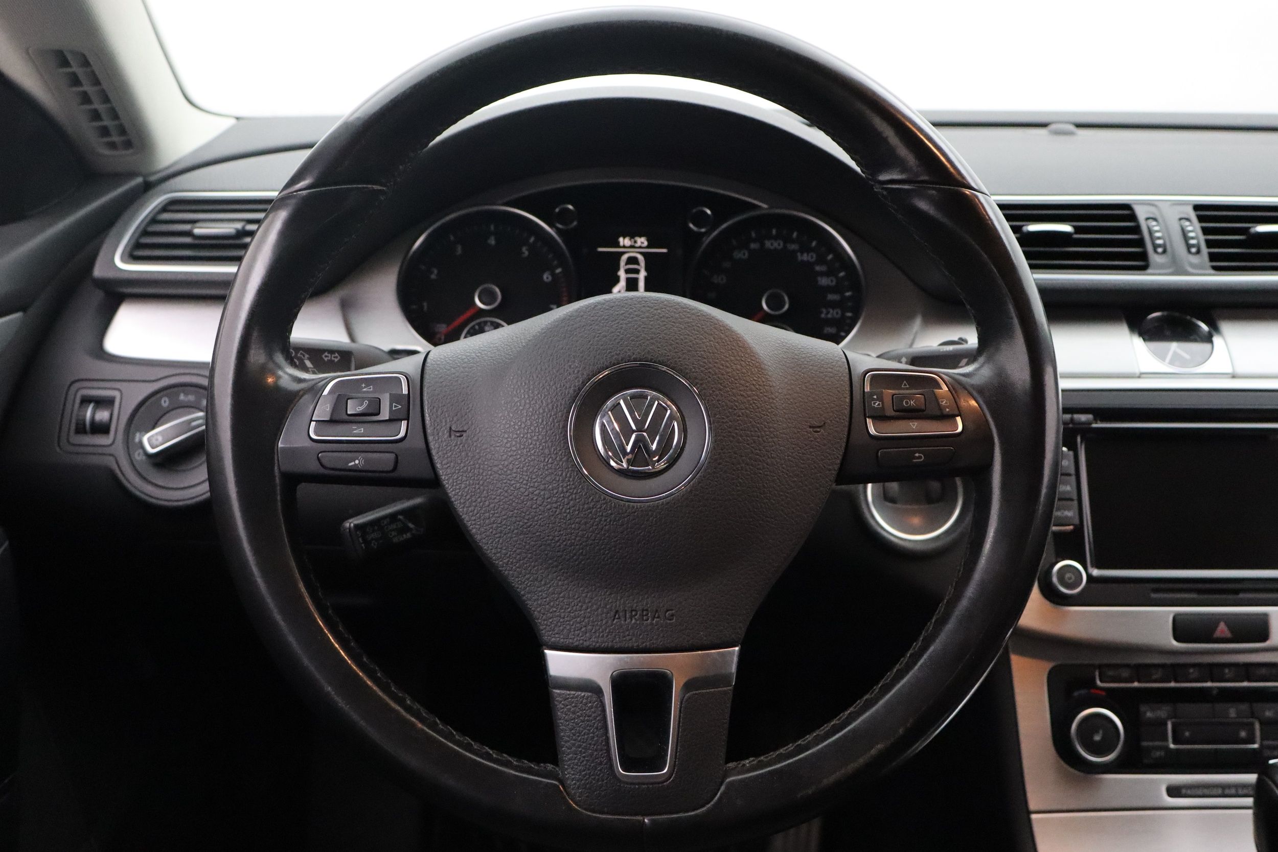 Volkswagen Passat CC 2011