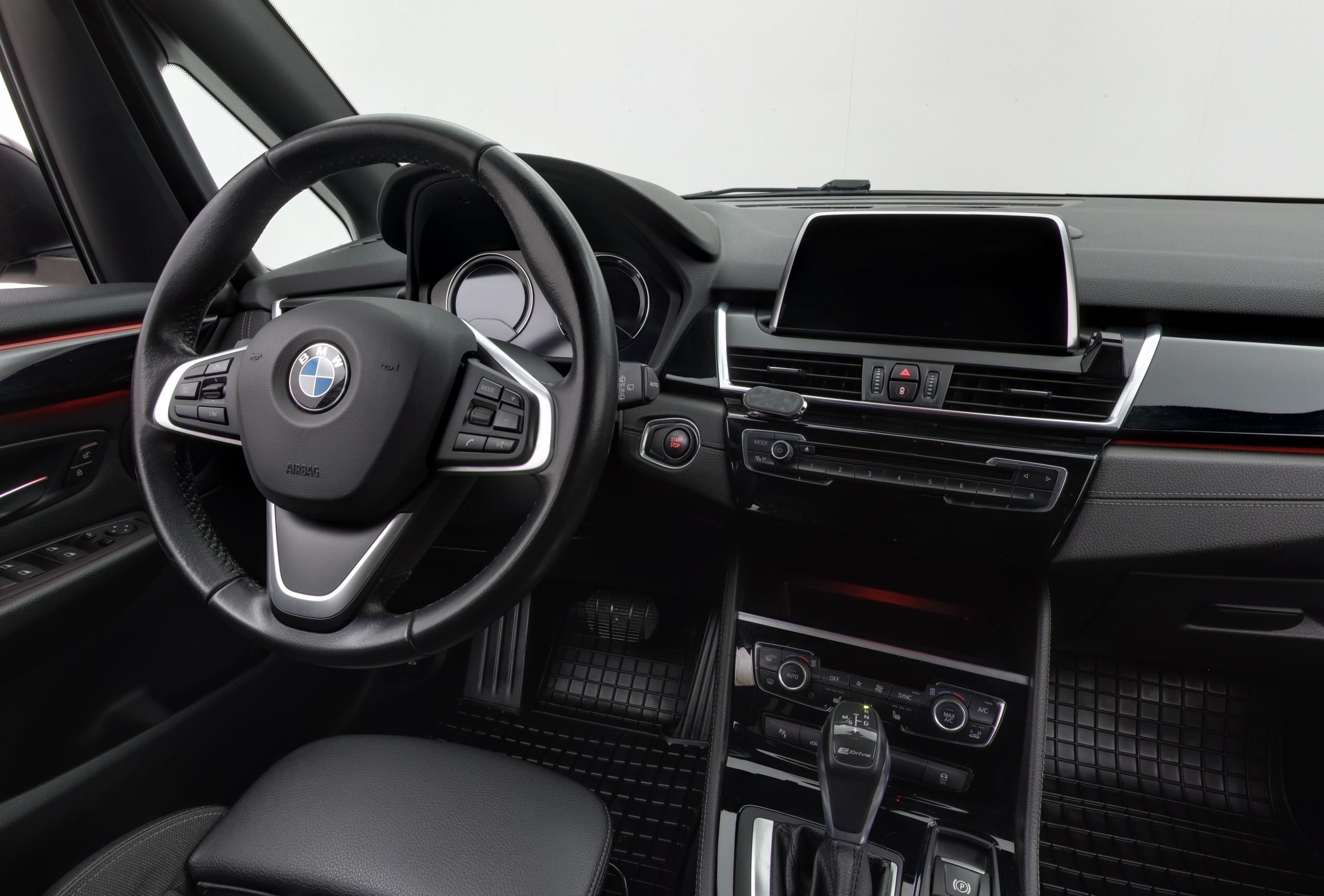 BMW 225 2019