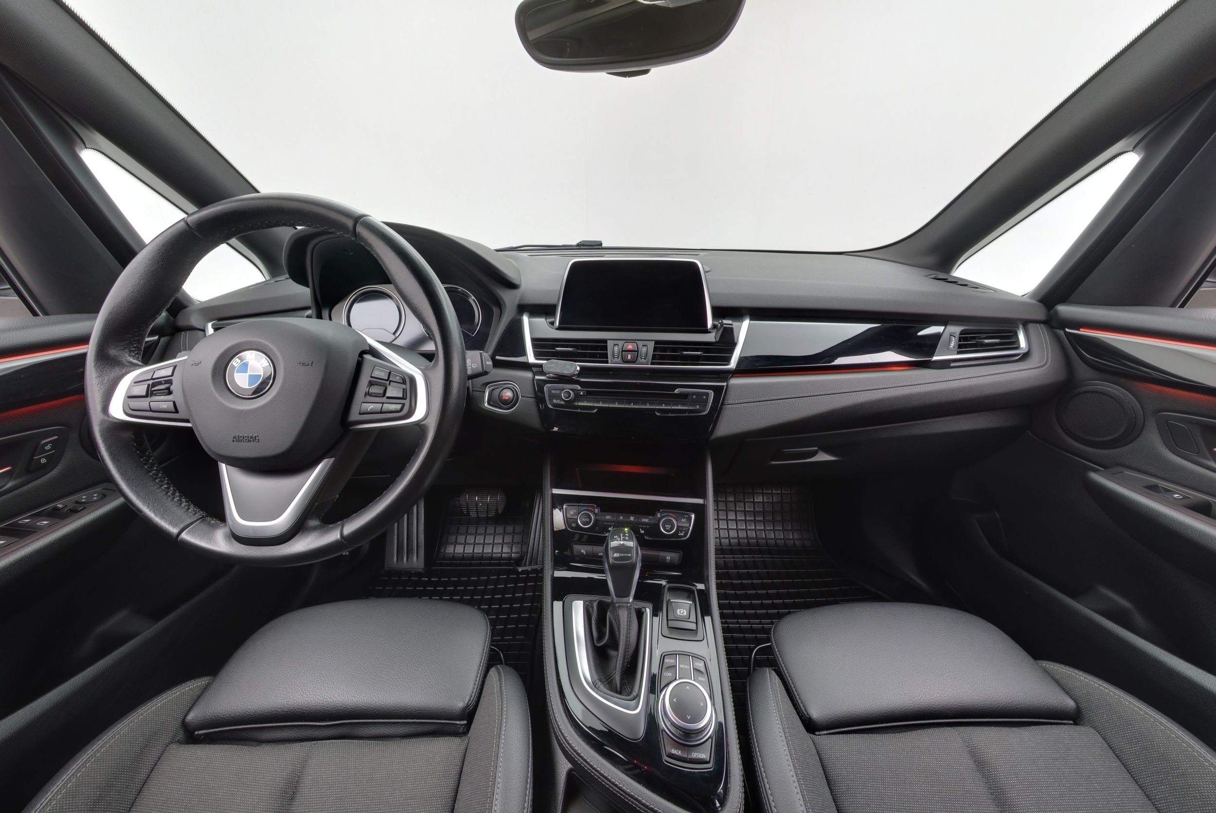 BMW 225 2019