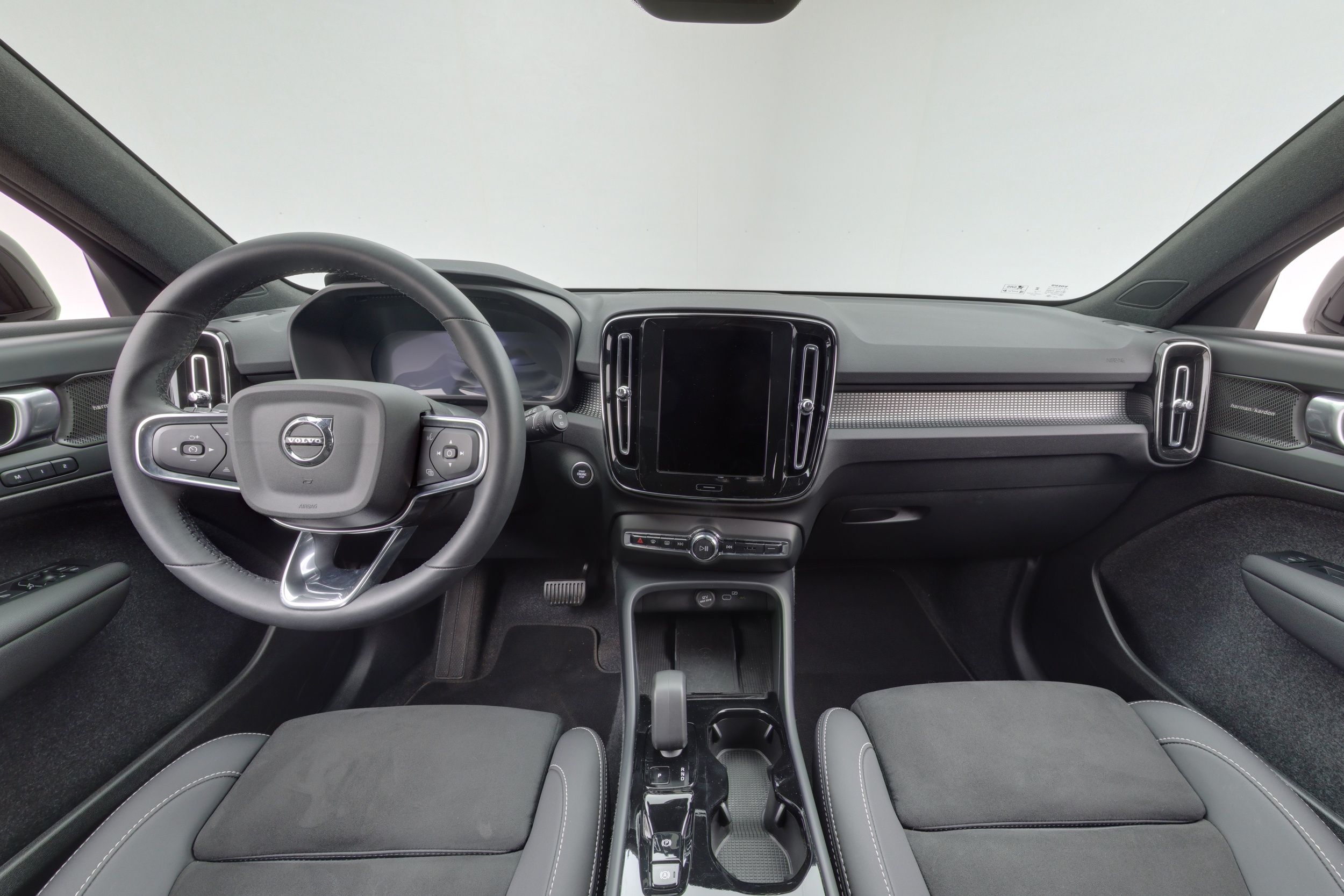 Volvo XC40 2025