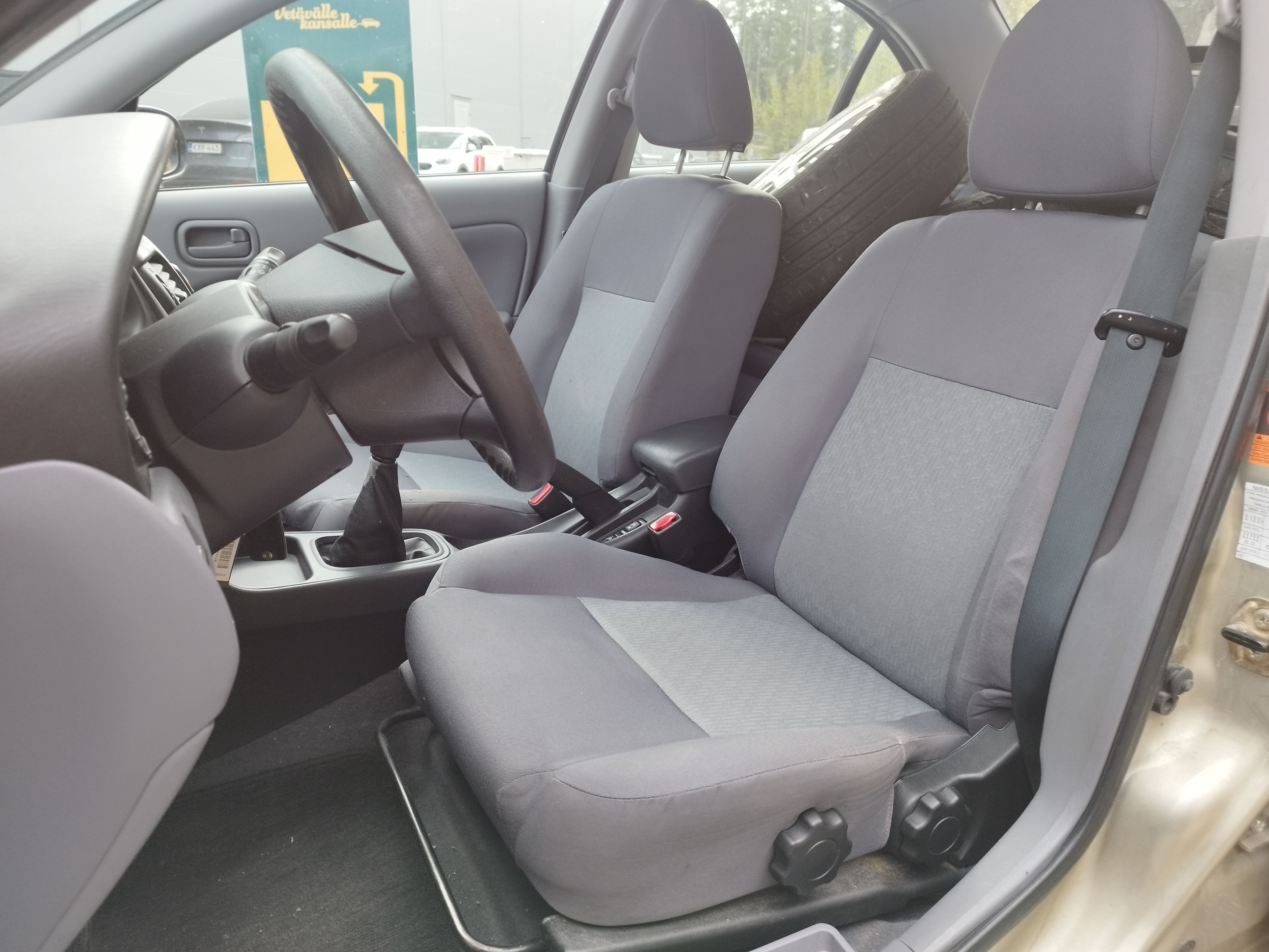 Nissan Almera 2003