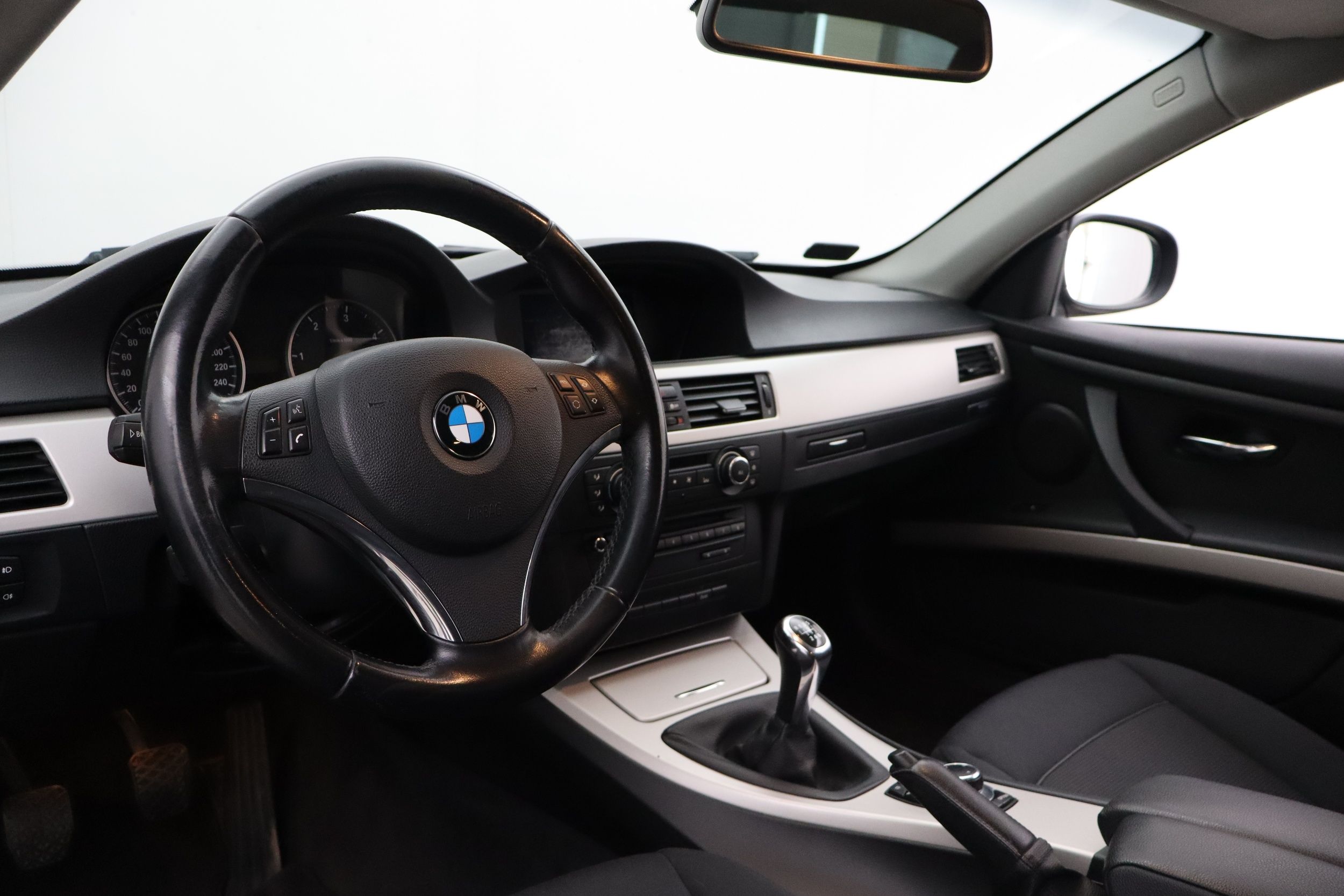 BMW 320 2011