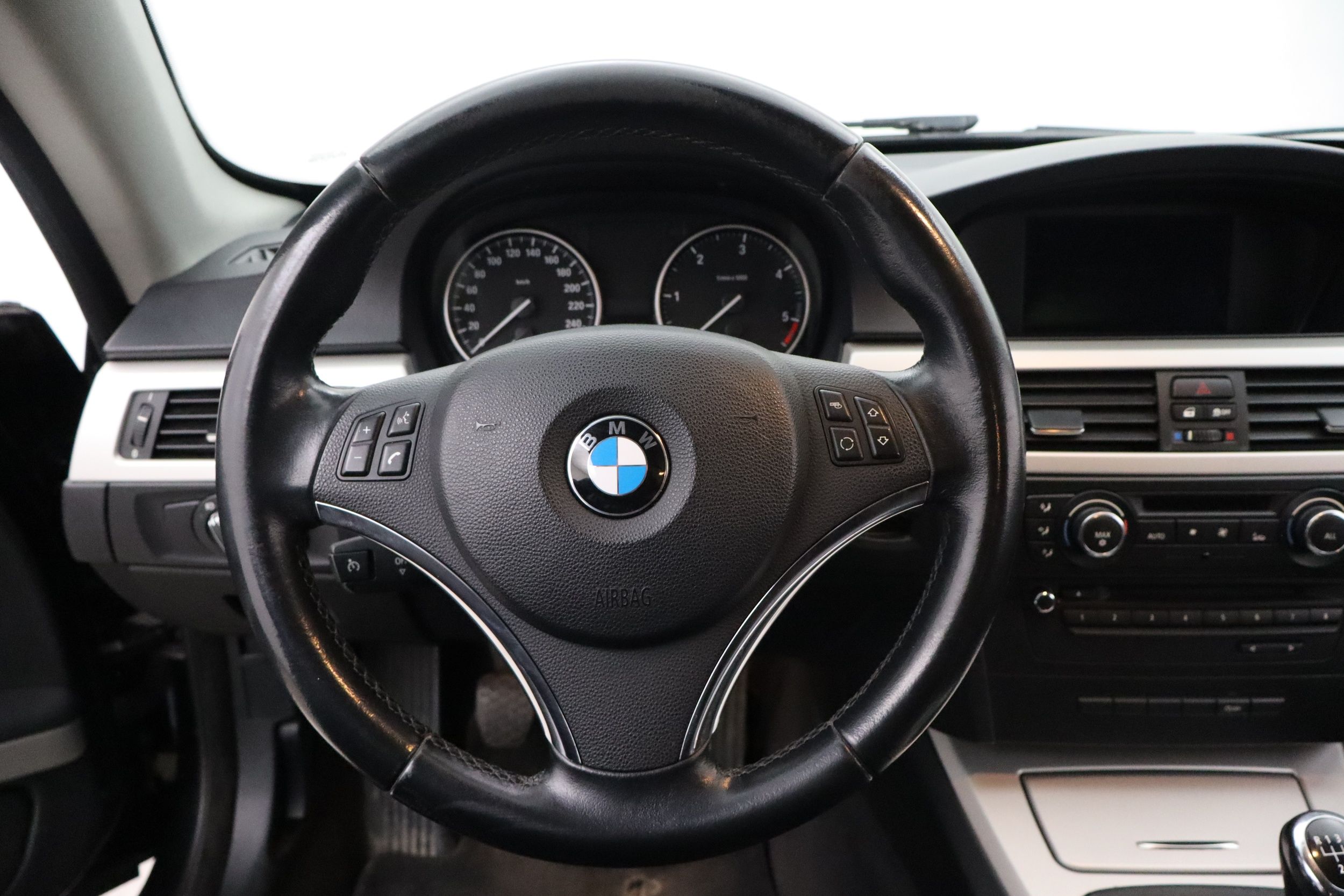 BMW 320 2011