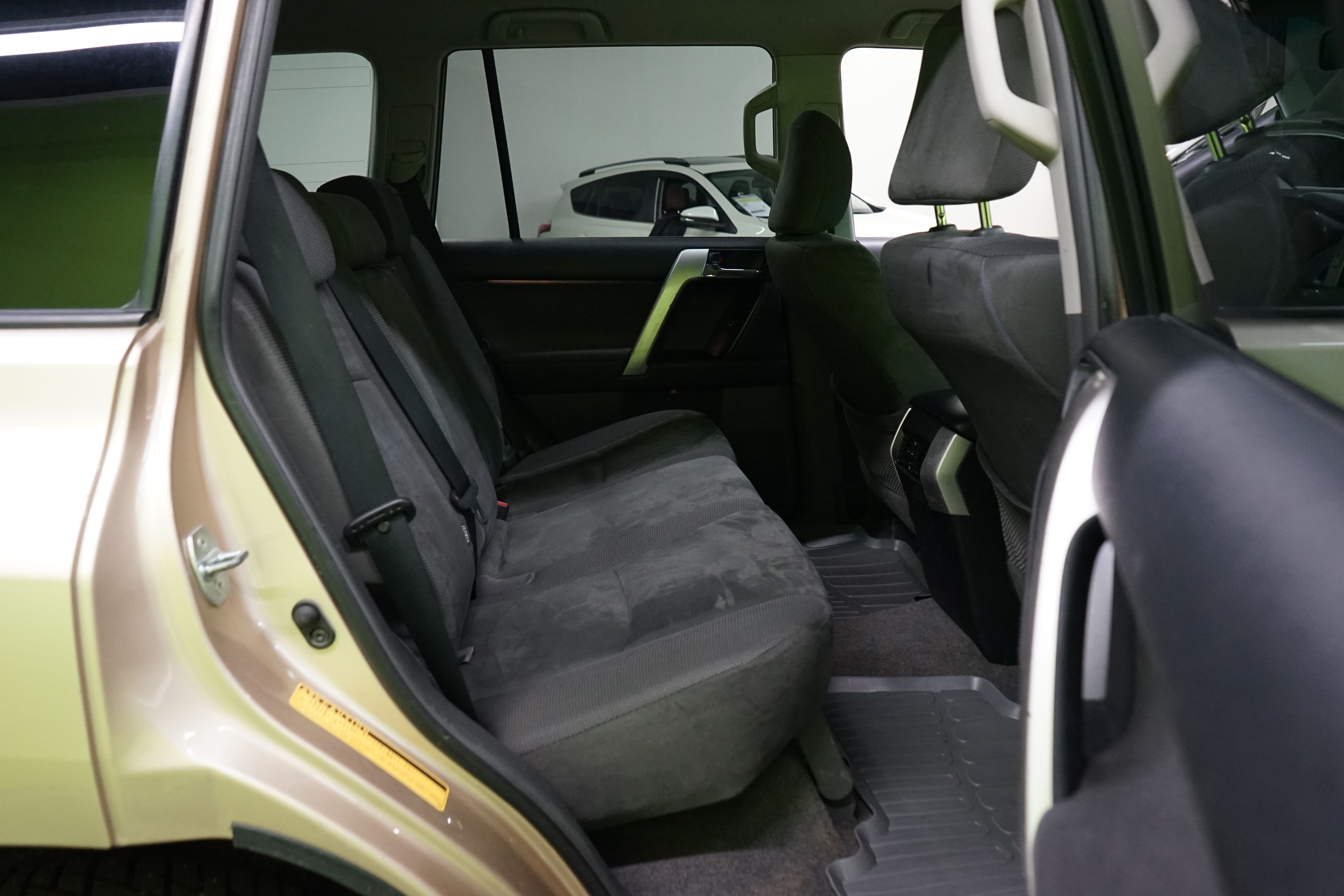 Toyota Land Cruiser 2010