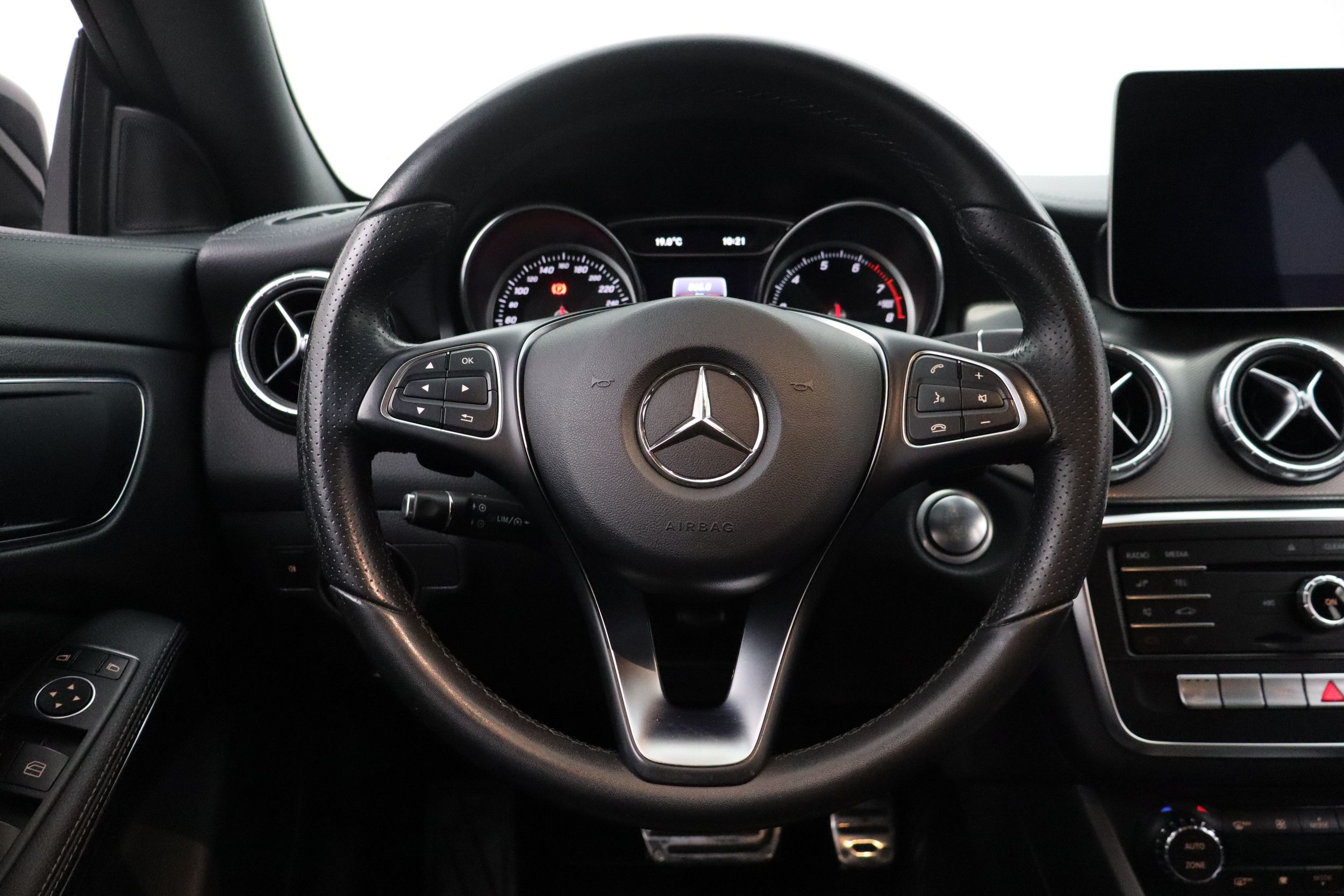 Mercedes-Benz CLA 2018