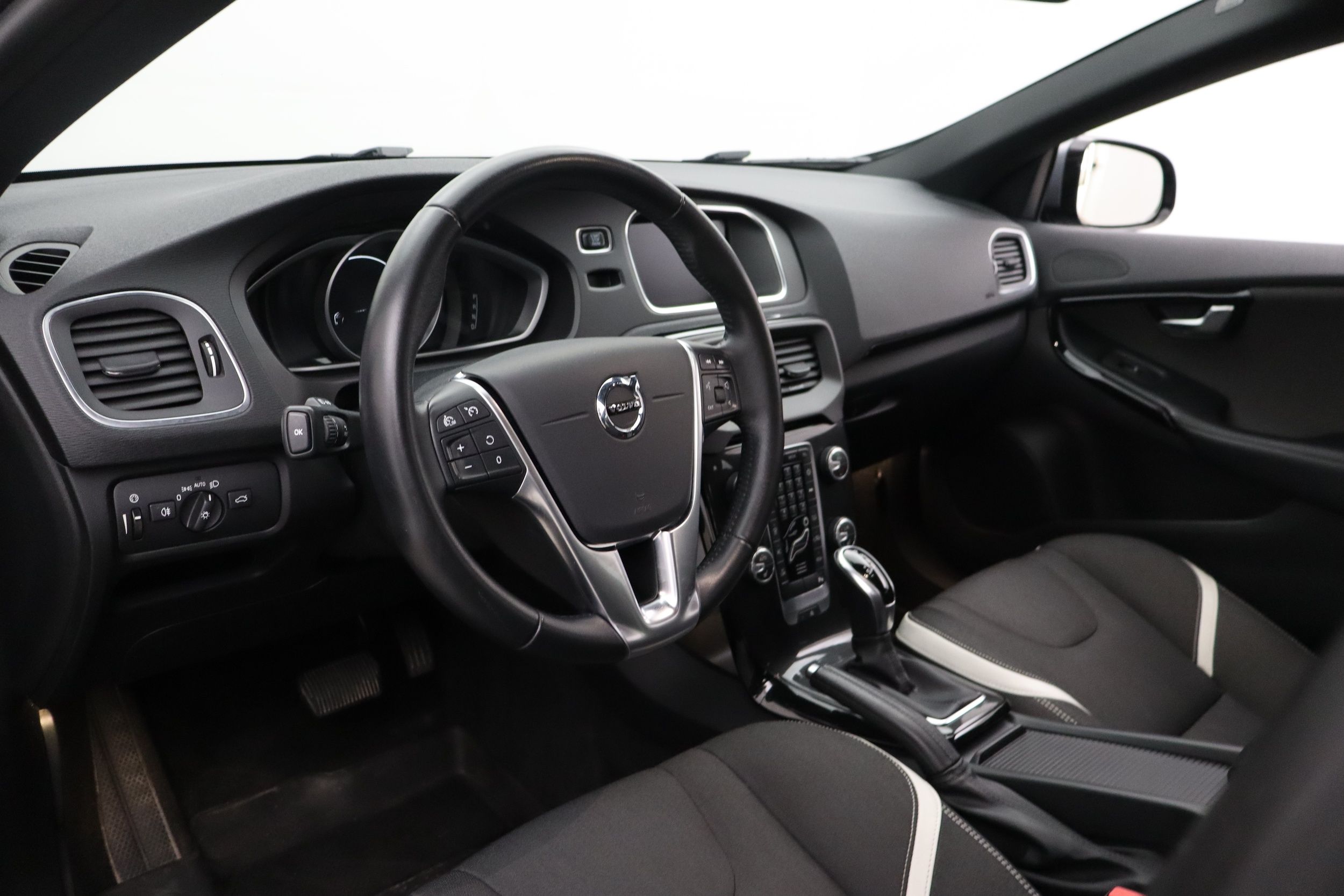 Volvo V40 2019
