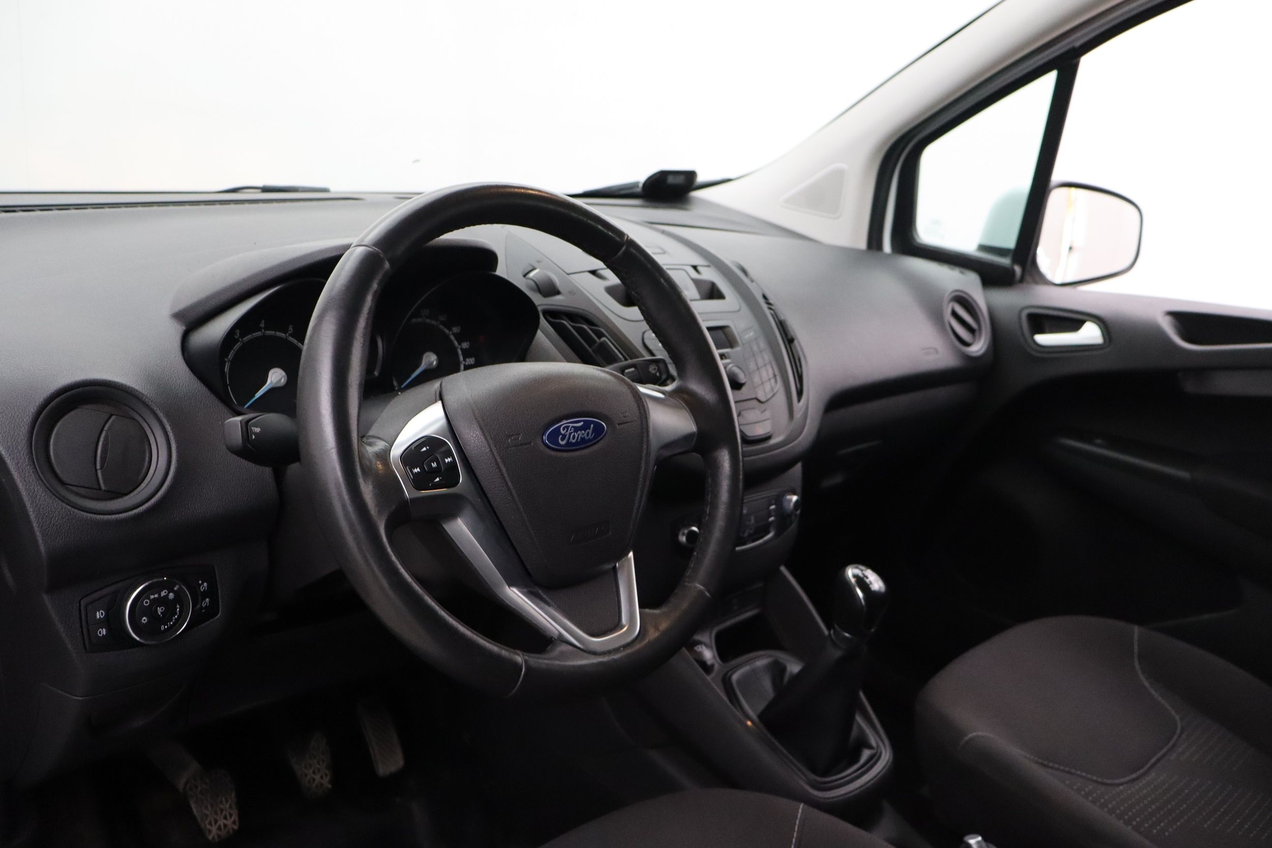 Ford Transit Courier 2016