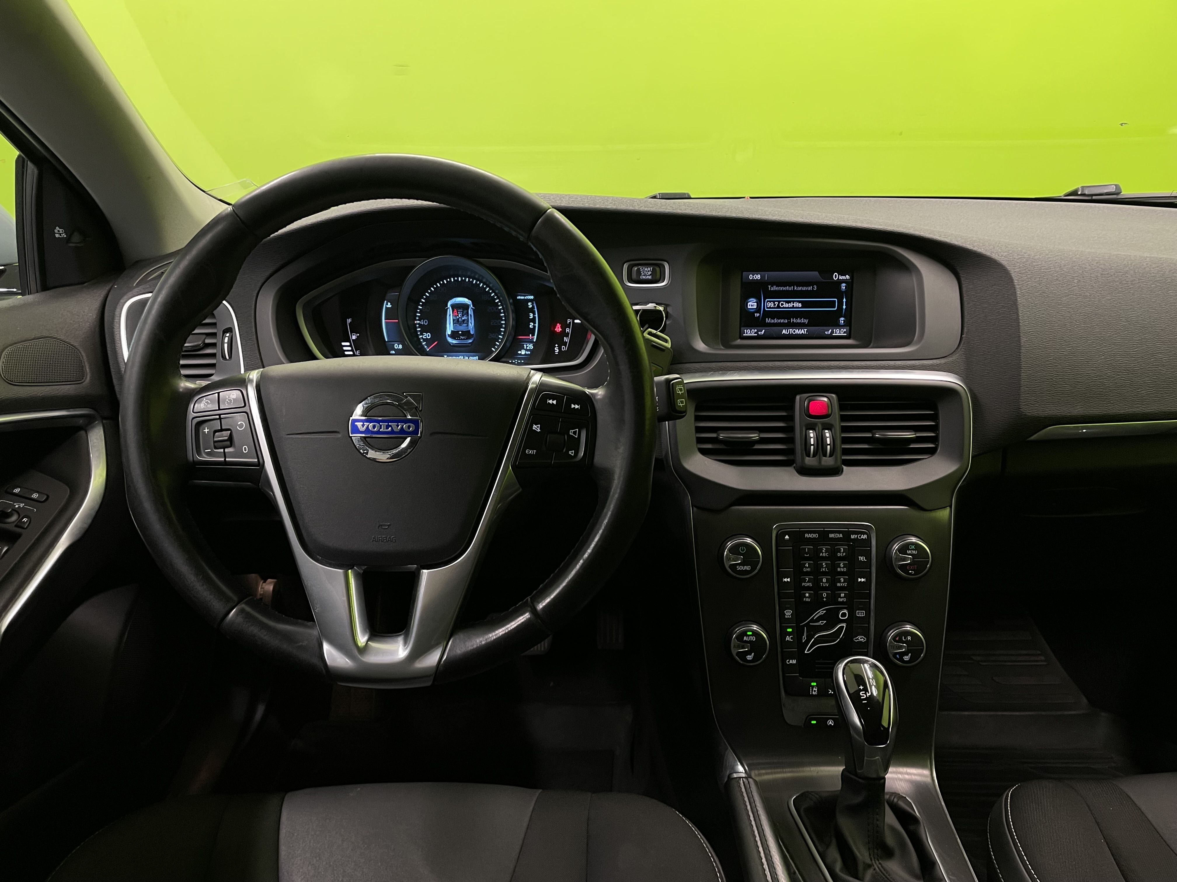 Volvo V40 2014