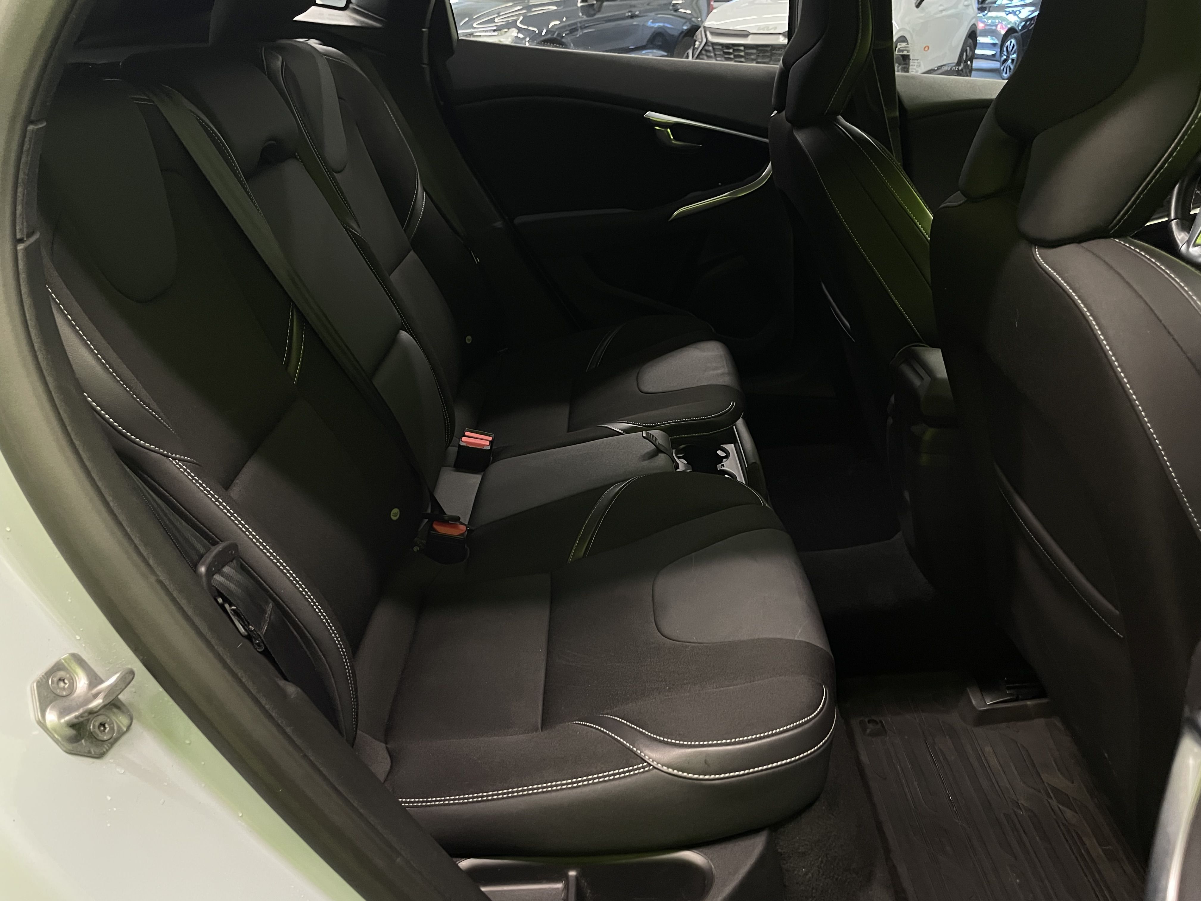 Volvo V40 2014