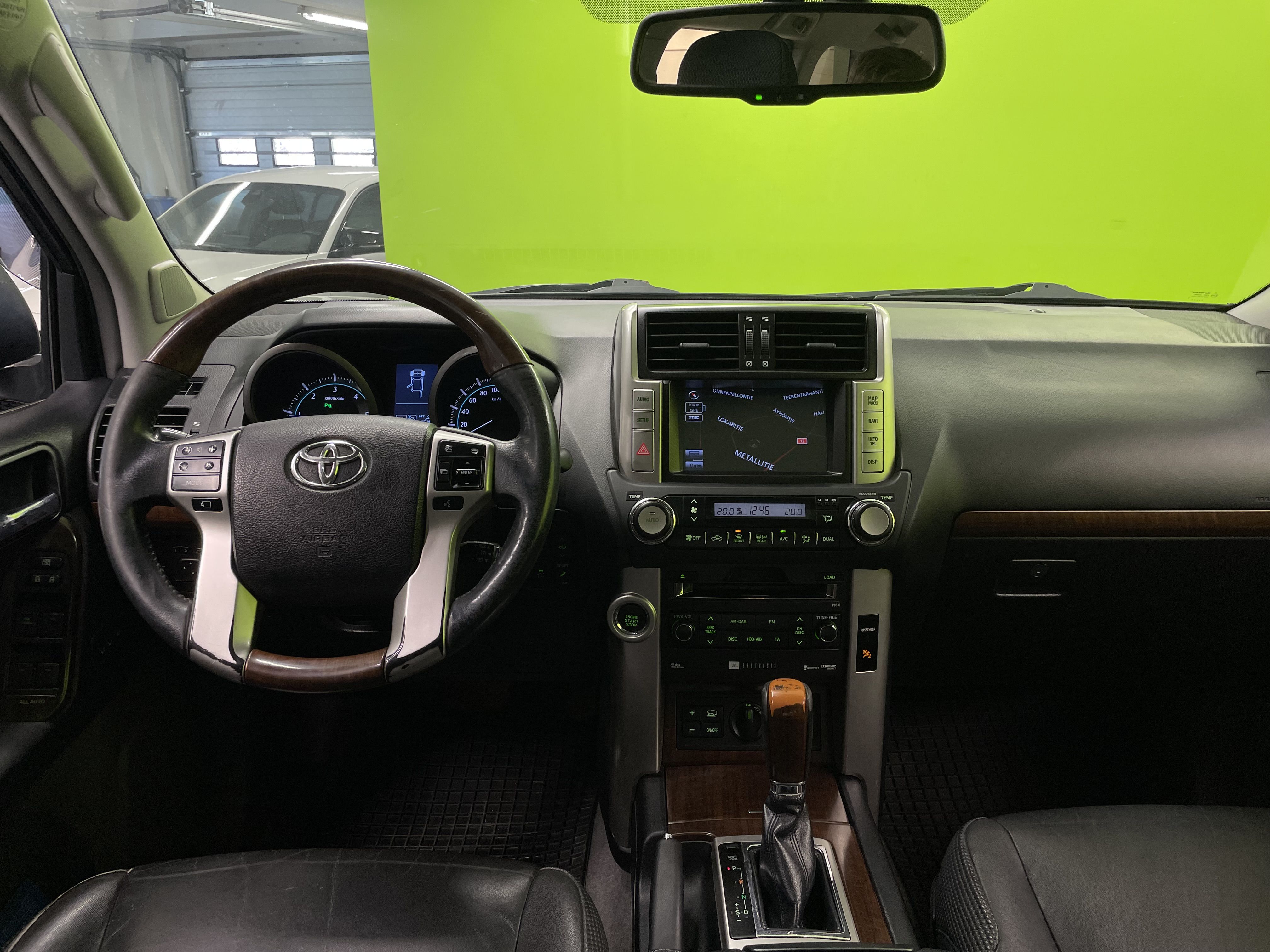 Toyota Land Cruiser 2012